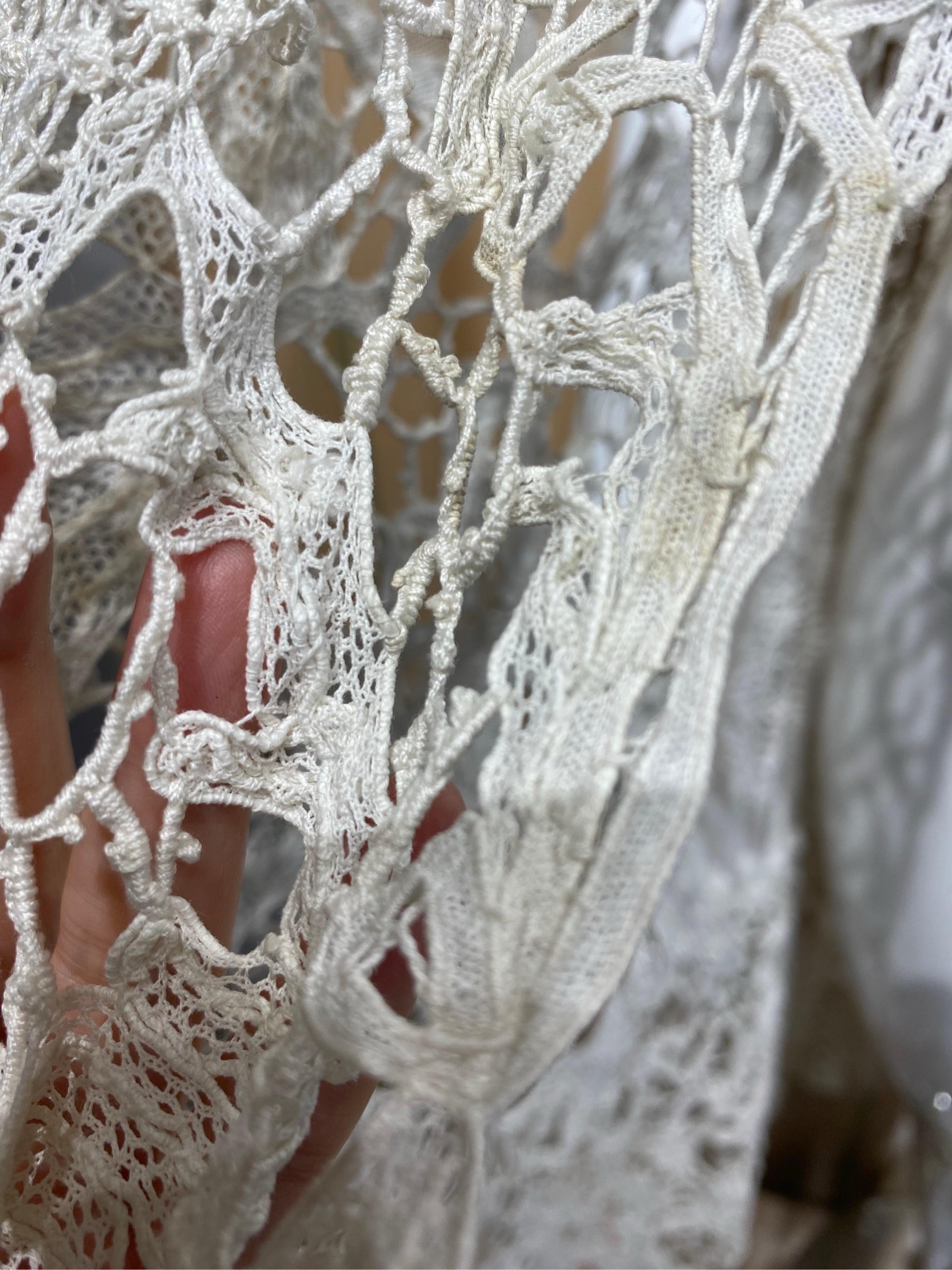 Edwardian Cream Embroidered Lace Vest Coat In Good Condition For Sale In Beverly Hills, CA