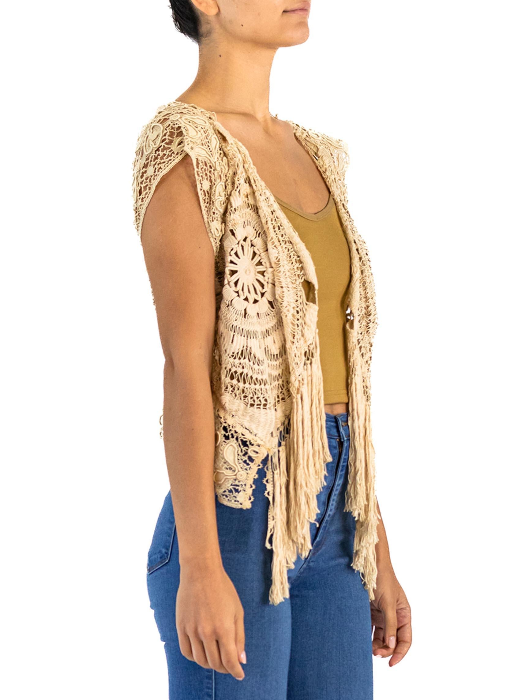 Edwardian Cream Hand Crochet Cotton Cardigan With Fringe In Excellent Condition For Sale In New York, NY