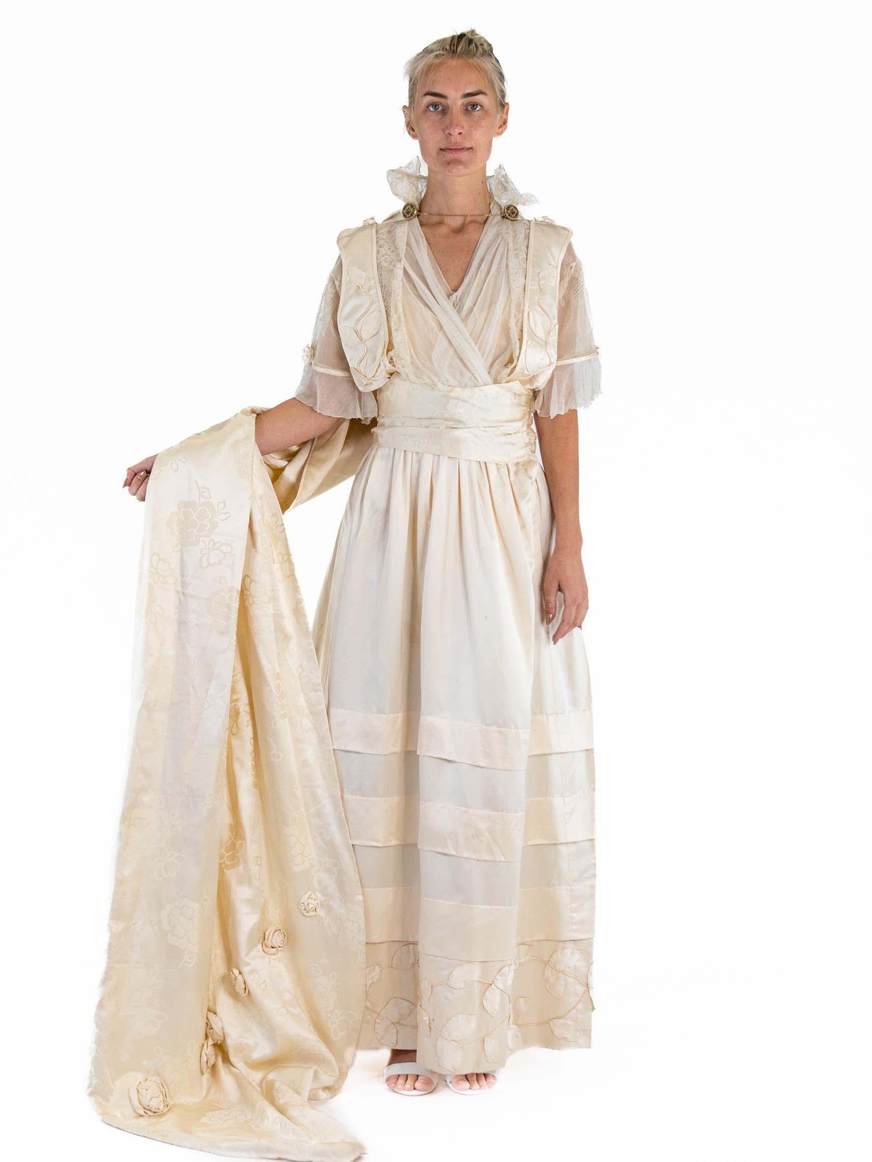 Edwardian Cream Silk Satin & Lace Rare Wedding Or Presentation Gown For Sale 1