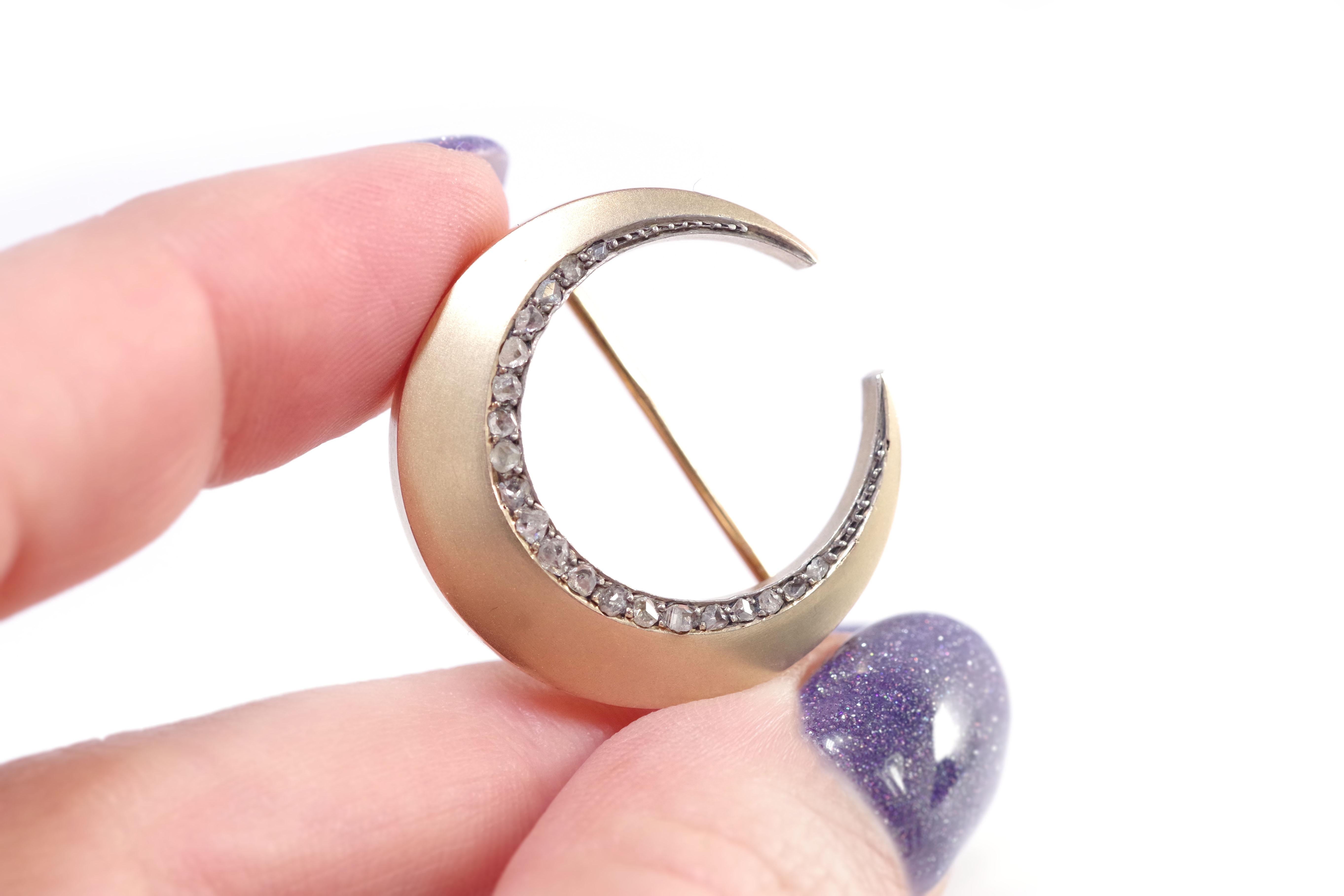 Art Deco Edwardian crescent moon brooch in 18k gold with diamonds, art deco brooch For Sale