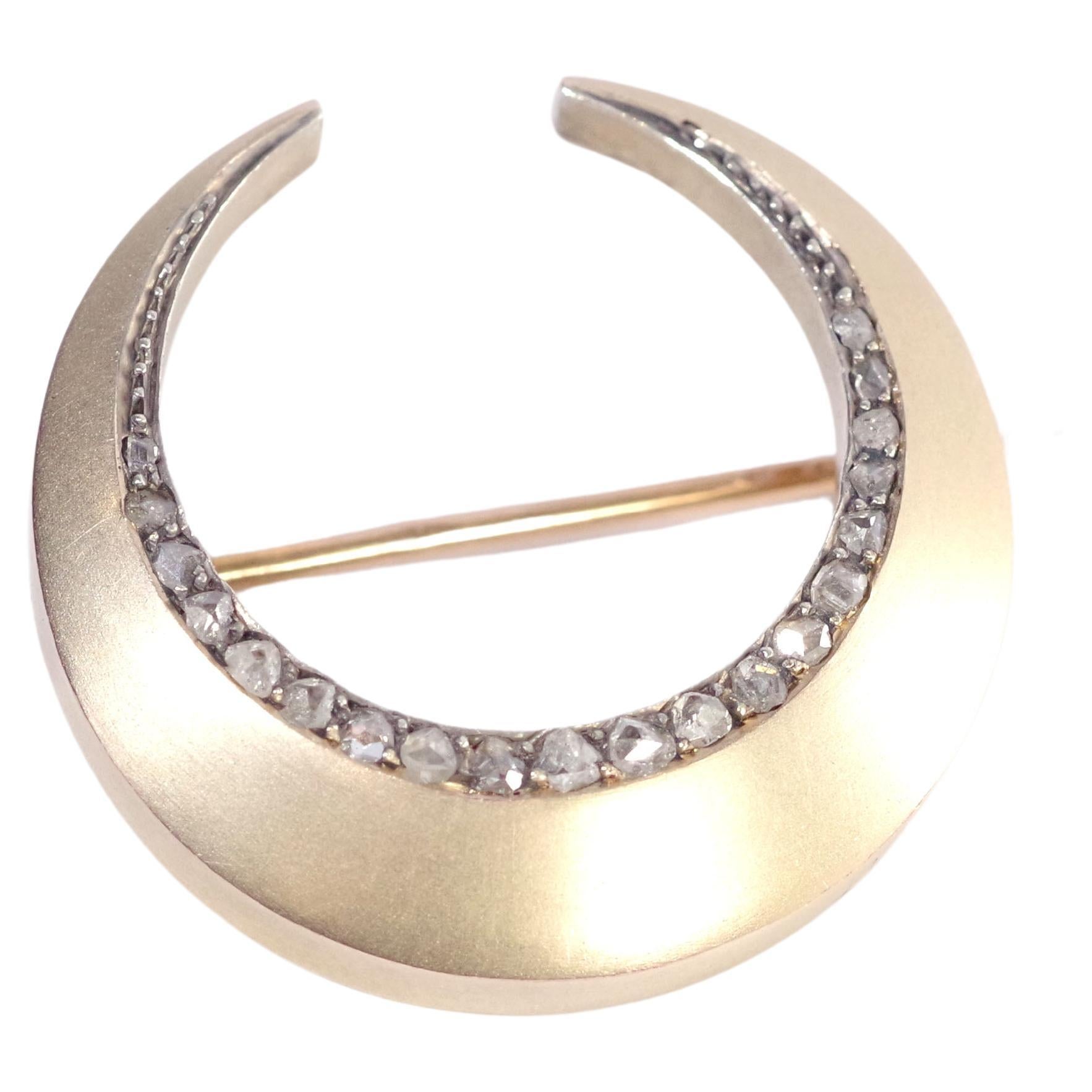 Edwardian crescent moon brooch in 18k gold with diamonds, art deco brooch For Sale