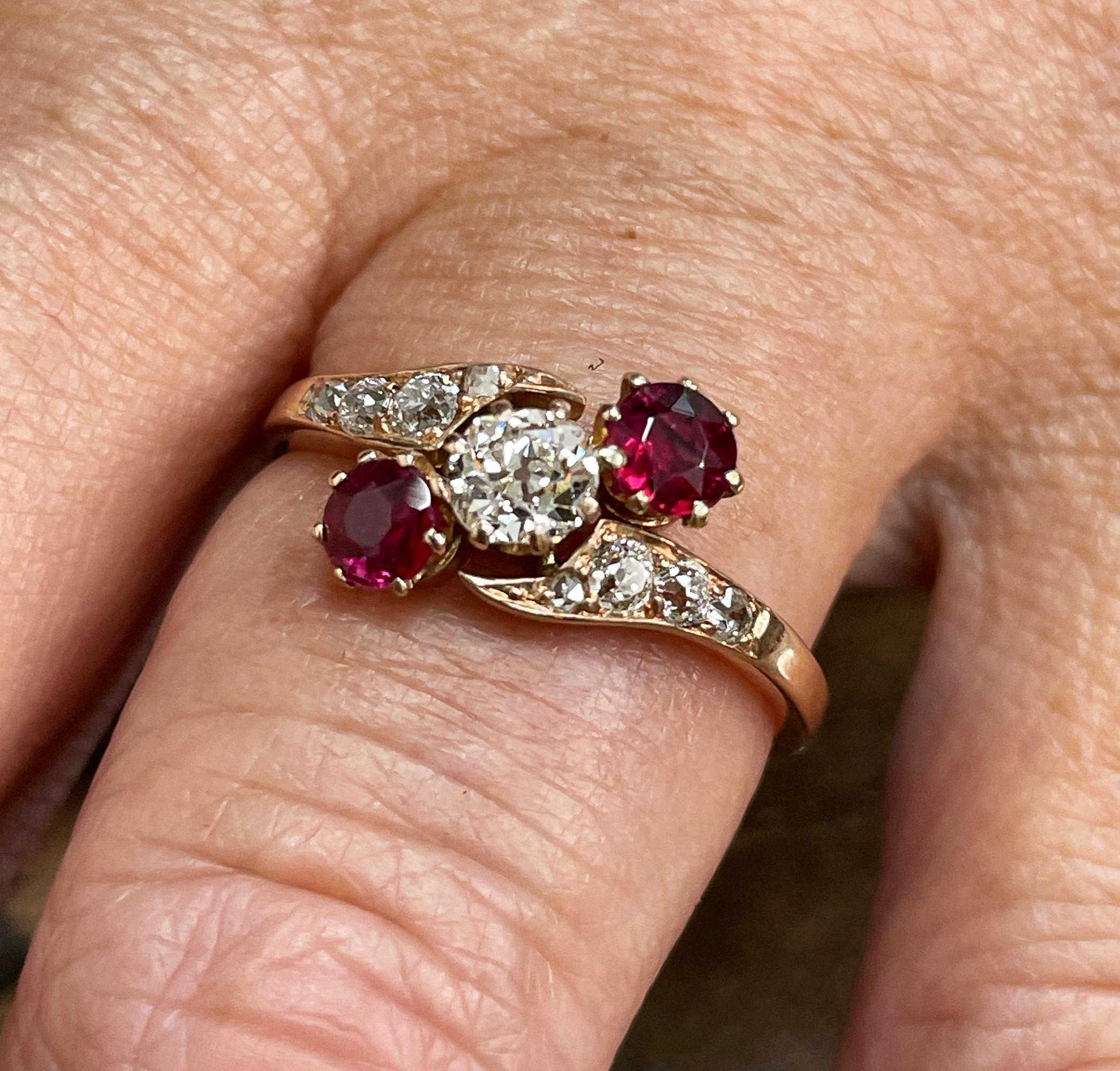 Edwardian Crossover GIA 1.10ct Ruby & Old Mine DIAMOND Three Stone 14K Gold Ring For Sale 7