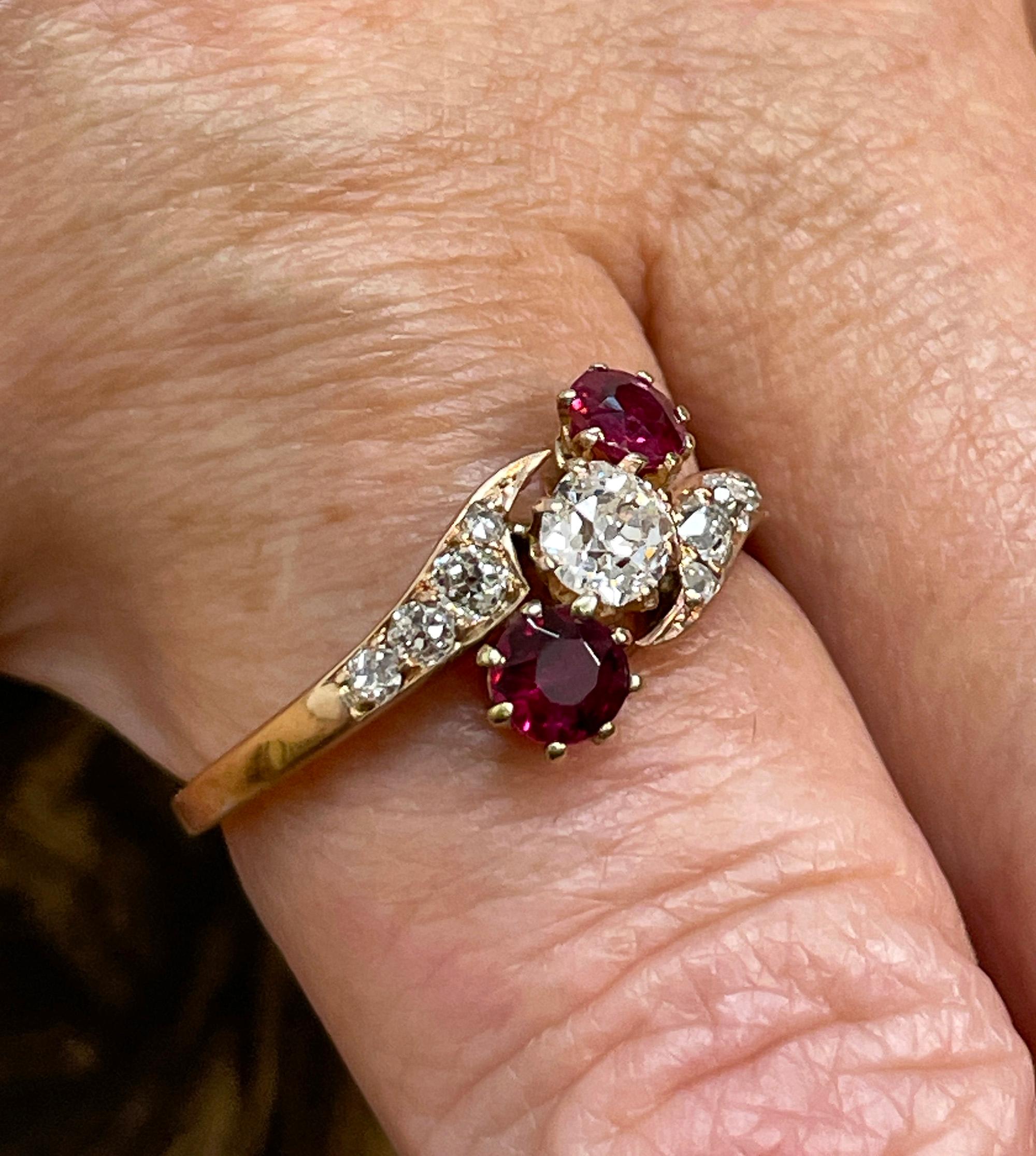Edwardian Crossover GIA 1.10ct Ruby & Old Mine DIAMOND Three Stone 14K Gold Ring For Sale 10