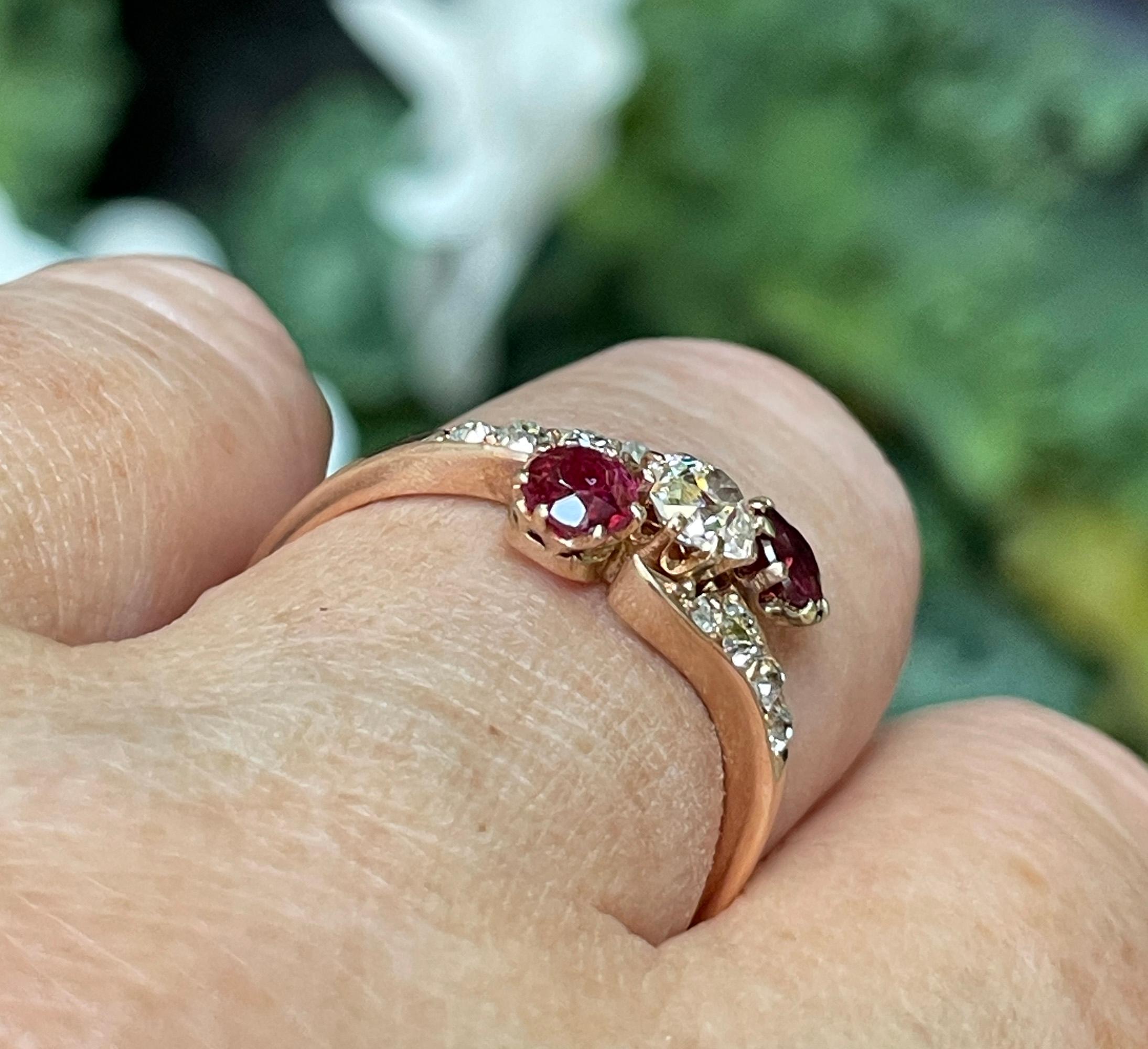 Edwardian Crossover GIA 1.10ct Ruby & Old Mine DIAMOND Three Stone 14K Gold Ring For Sale 15