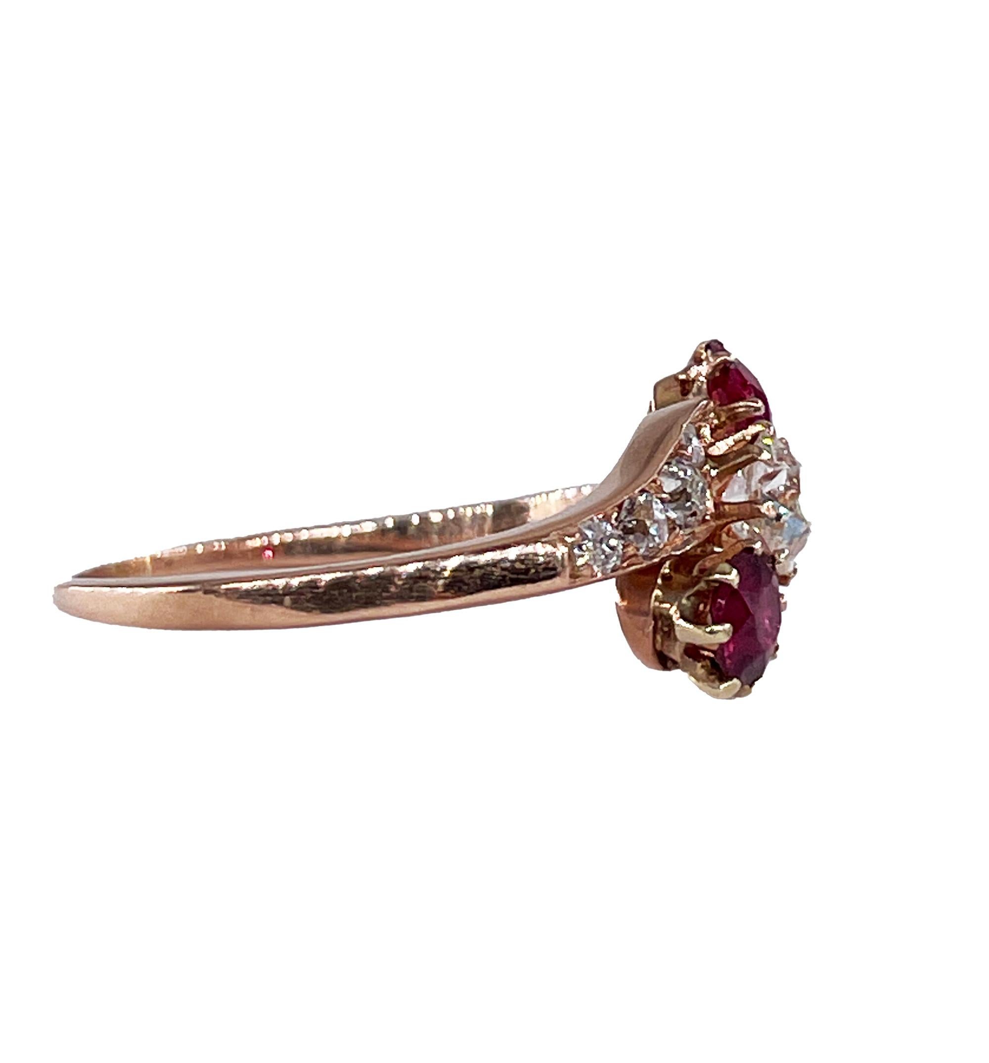 Edwardian Crossover GIA 1.10ct Ruby & Old Mine DIAMOND Three Stone 14K Gold Ring For Sale 2