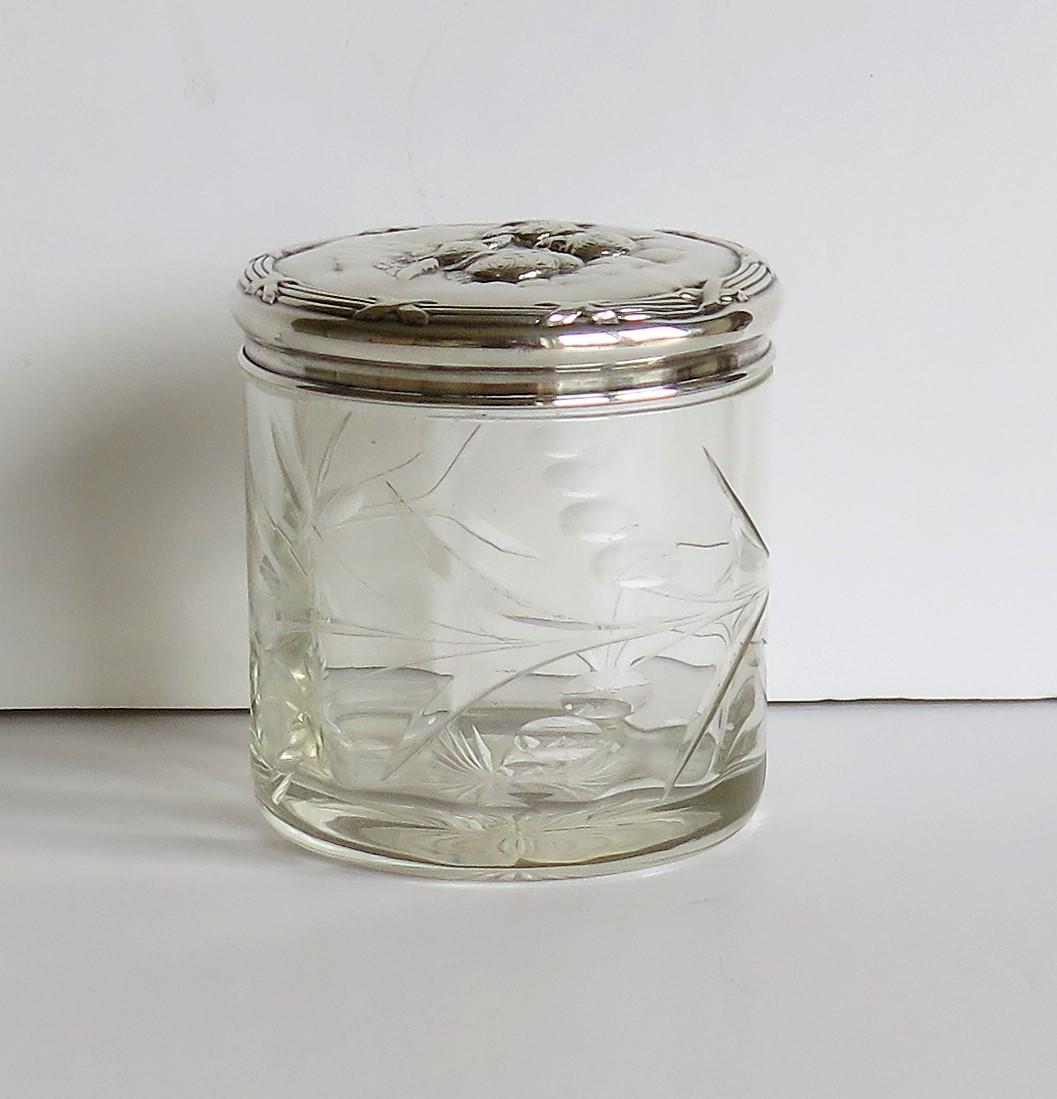 glass jar with silver lid