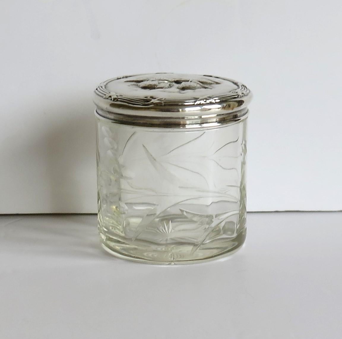 glass jar silver lid