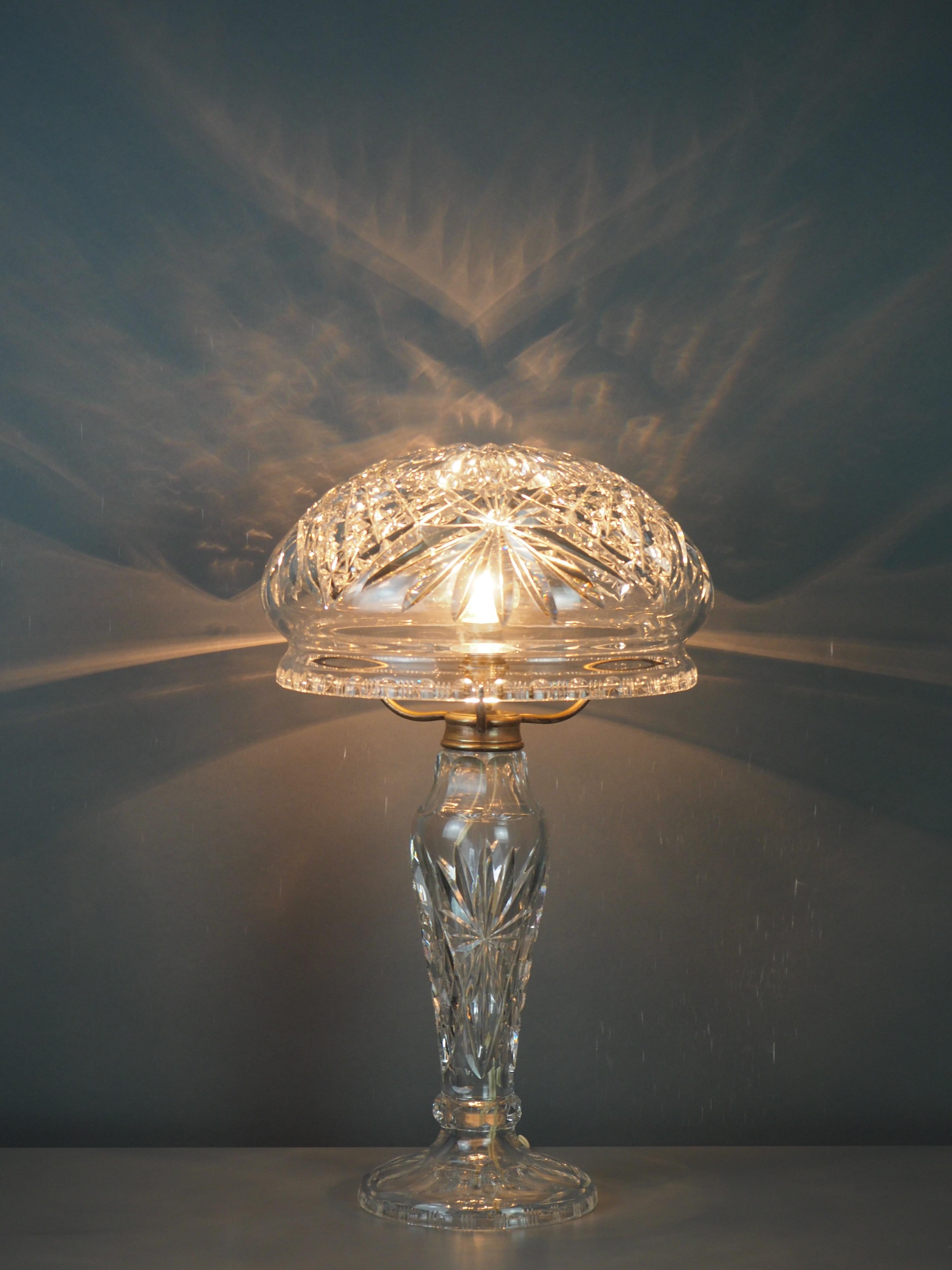 Édouardien Lampe de table édouardienne en cristal taillé en forme de champignon, vers 1908 en vente