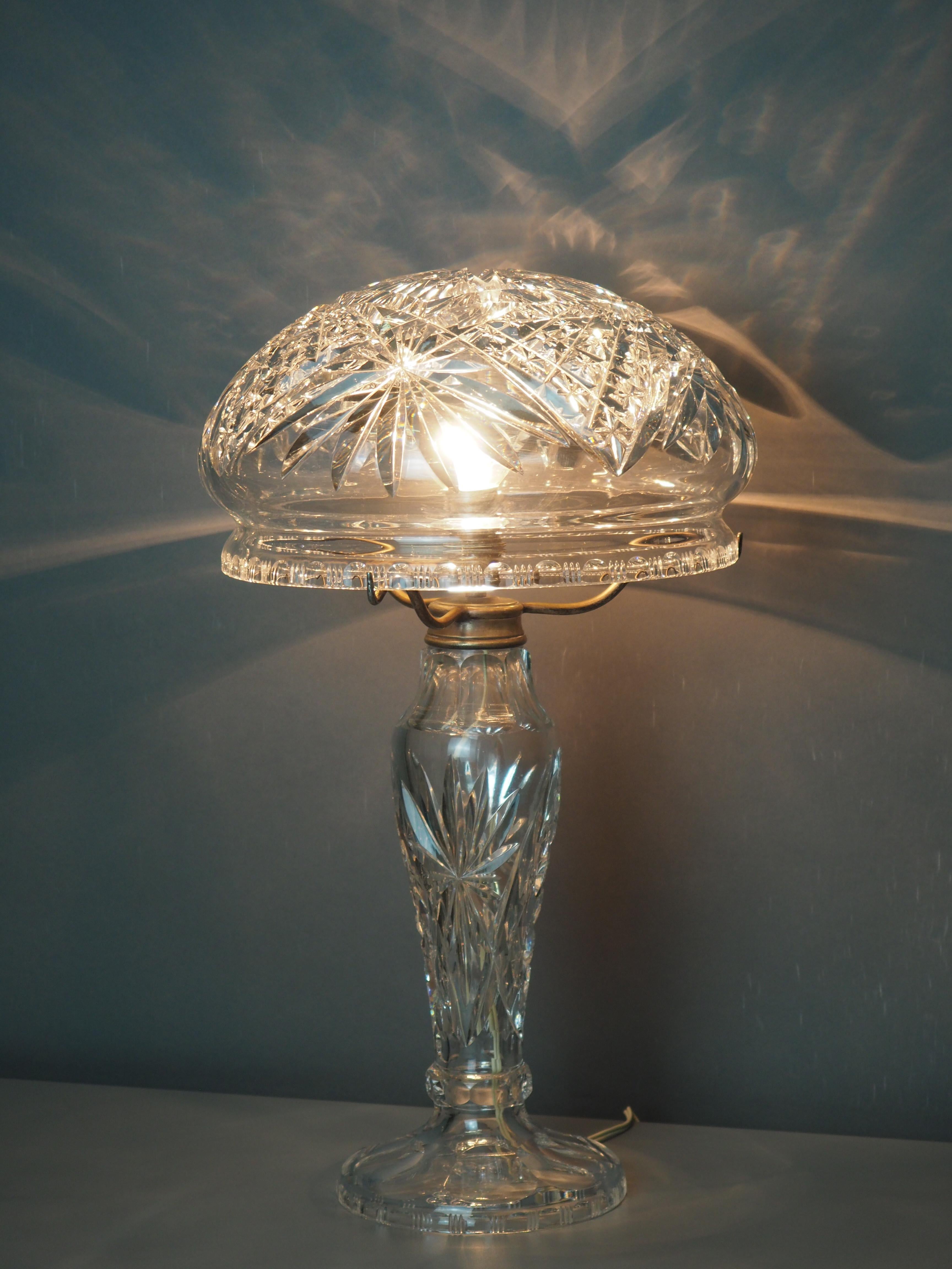 Anglais Lampe de table édouardienne en cristal taillé en forme de champignon, vers 1908 en vente