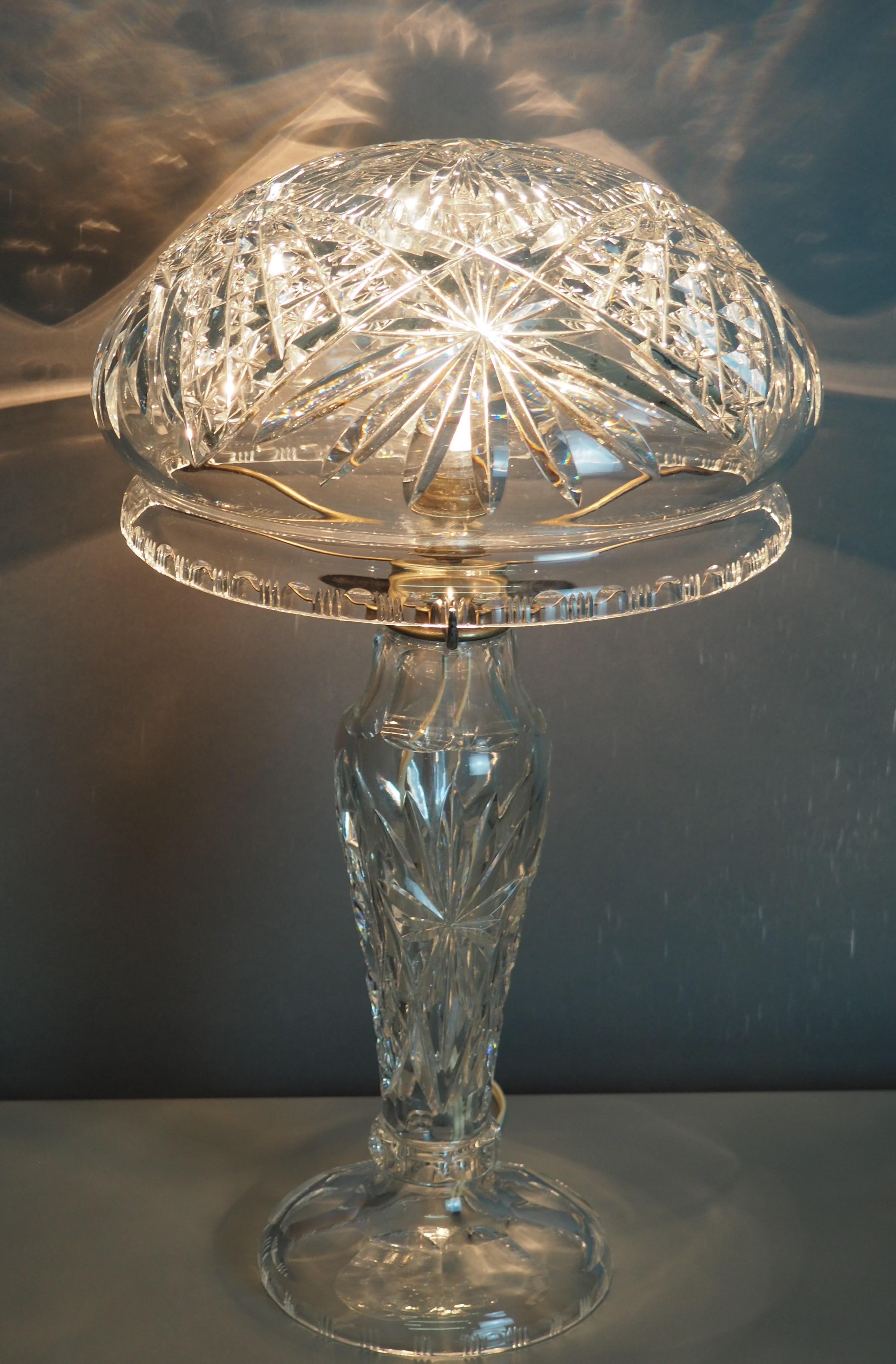 Argenté Lampe de table édouardienne en cristal taillé en forme de champignon, vers 1908 en vente