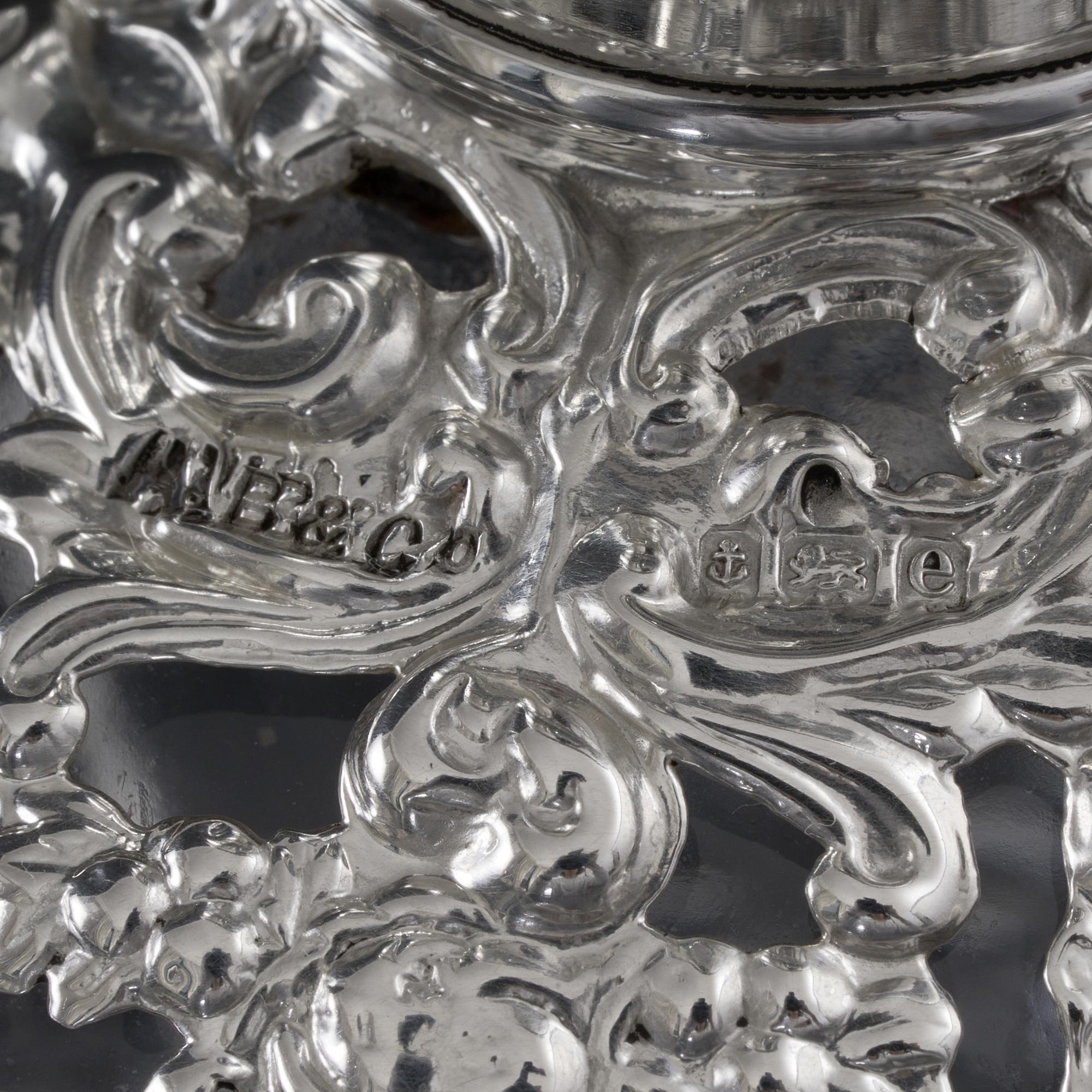 Edwardianischer Parfümflakon aus geschliffenem Glas und Silber (Sterlingsilber) im Angebot