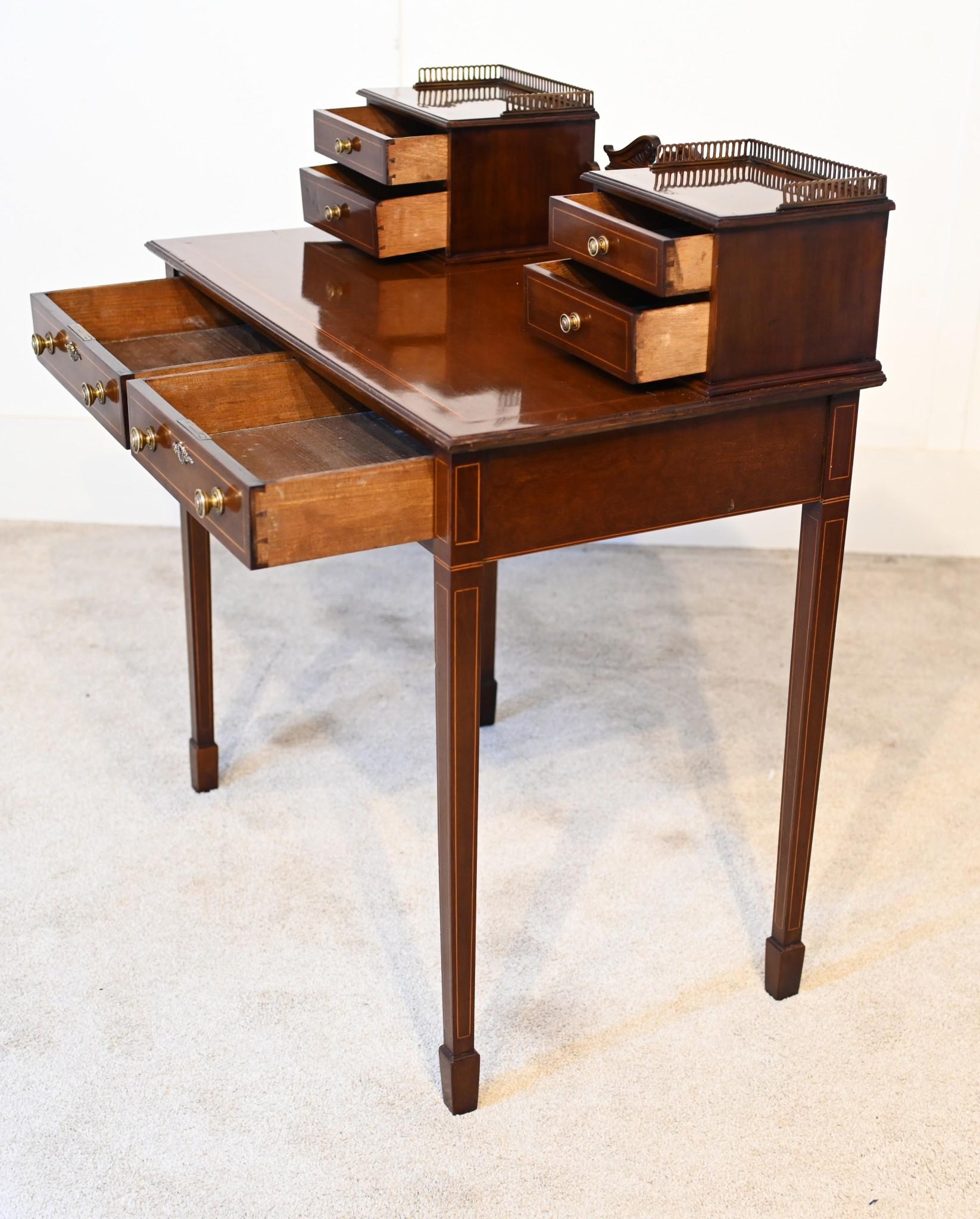 Edwardianischer Schreibtisch für Damen aus Mahagoni, 1900 im Angebot 2