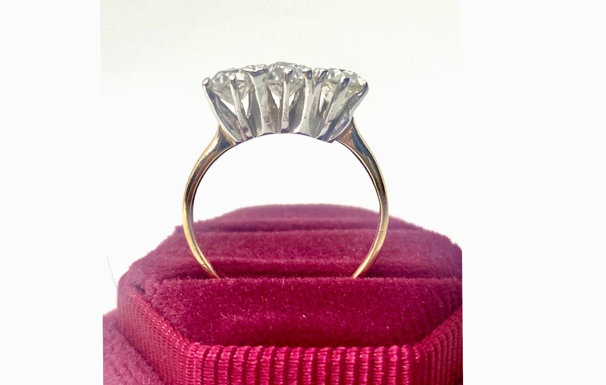 Edwardian Diamond 1.50 Carat Three-Stone Ring For Sale 2