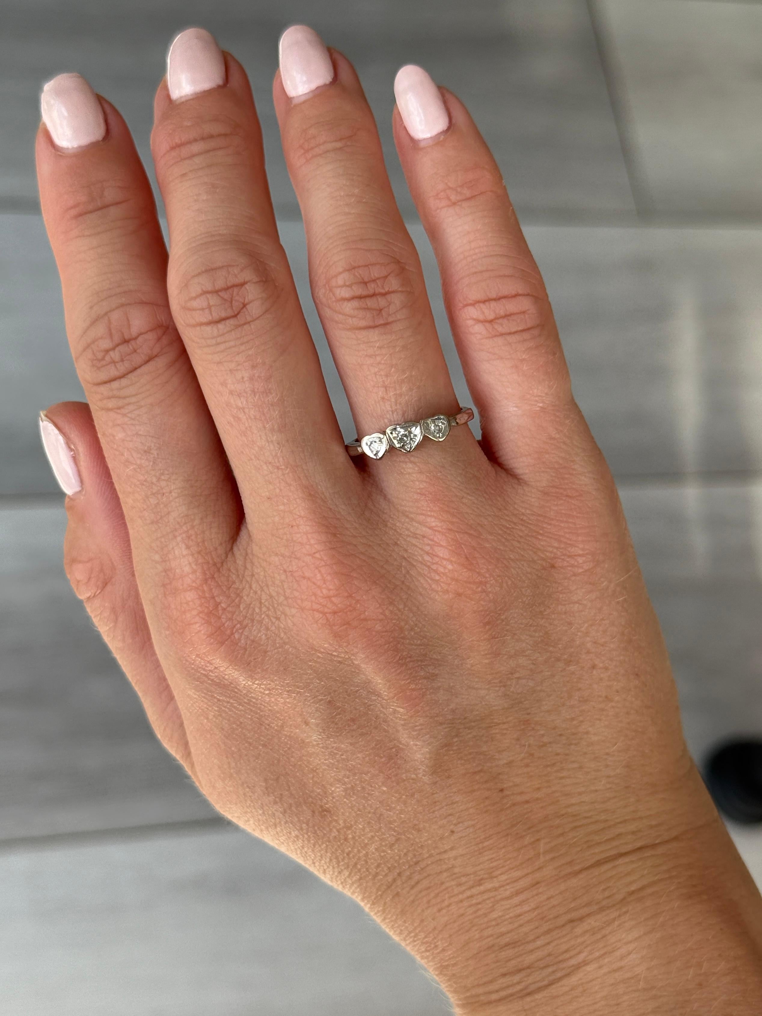Edoardiano Anello cuore in oro 18 carati con diamante edoardiano in vendita