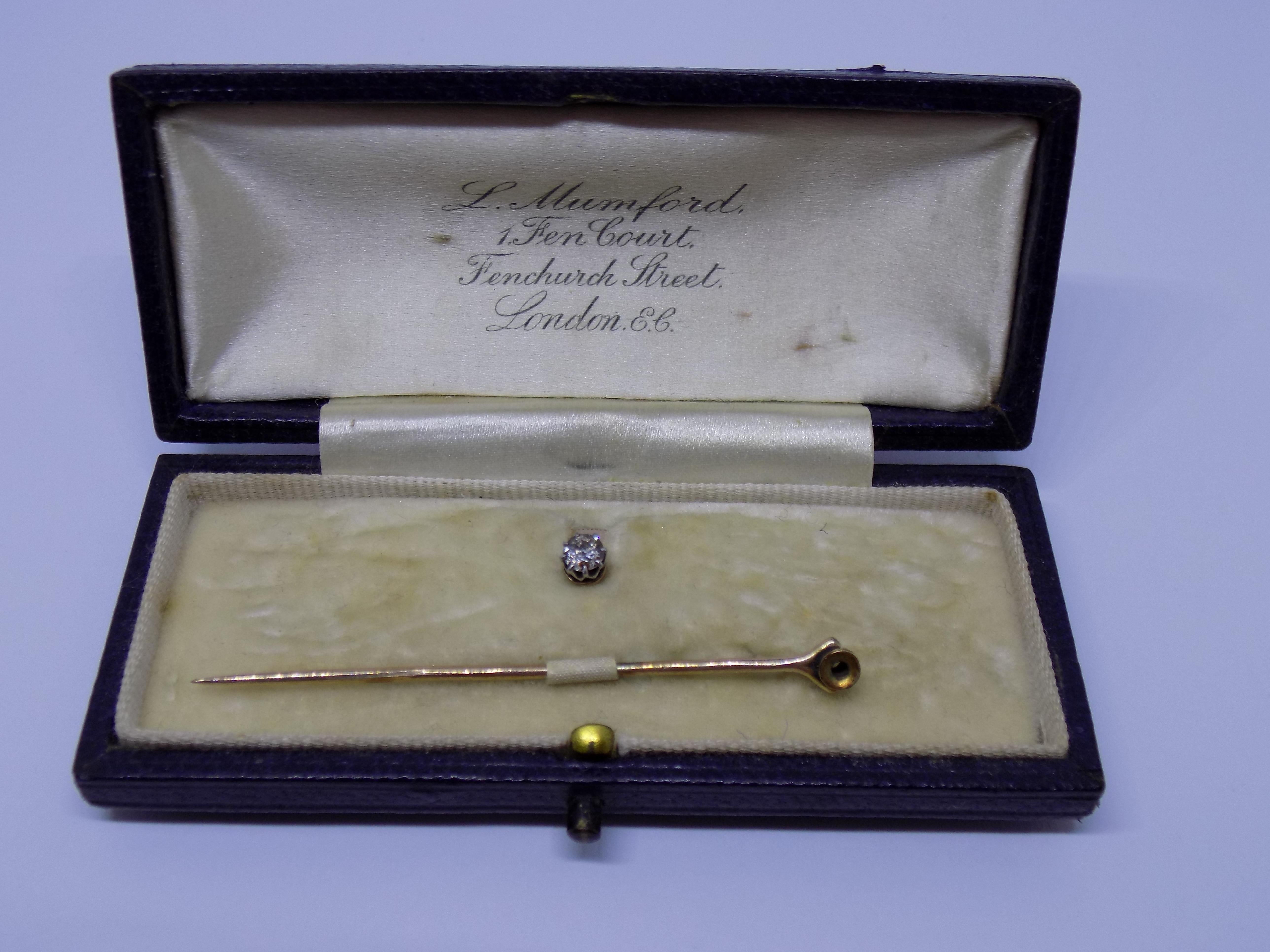 A fine quality antique Edwardian c.1900s 18 Karat Yellow Gold and 0.20 Carat Diamond stick pin / shirt stud. The pin will come in antique box as found. English origin.
Length 55mm.
Unmarked, tested 18 Karat Gold.