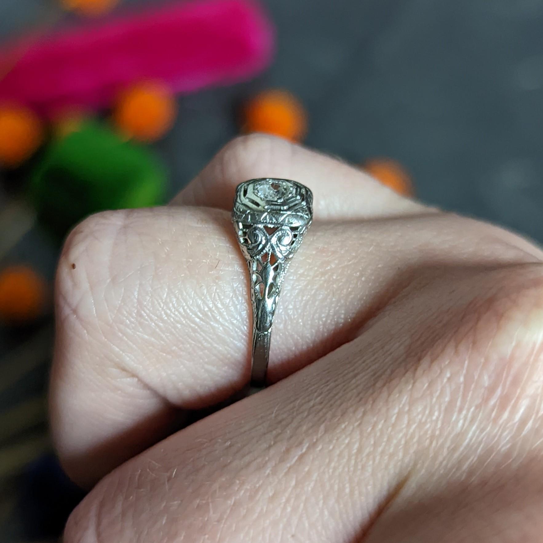Edwardian Diamond 18 Karat White Gold Engagement Ring 6