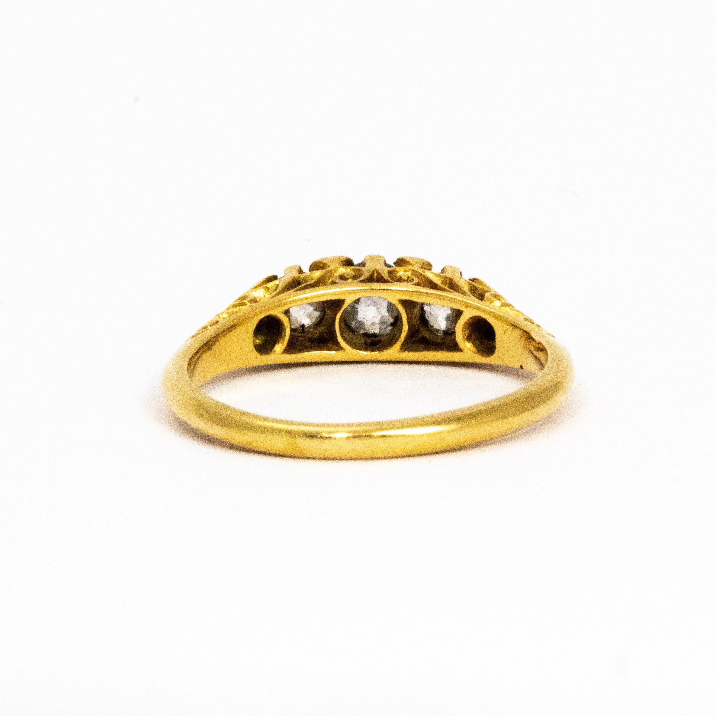 Edwardian Diamond 18 Carat Gold Three Stone Ring In Good Condition In Chipping Campden, GB