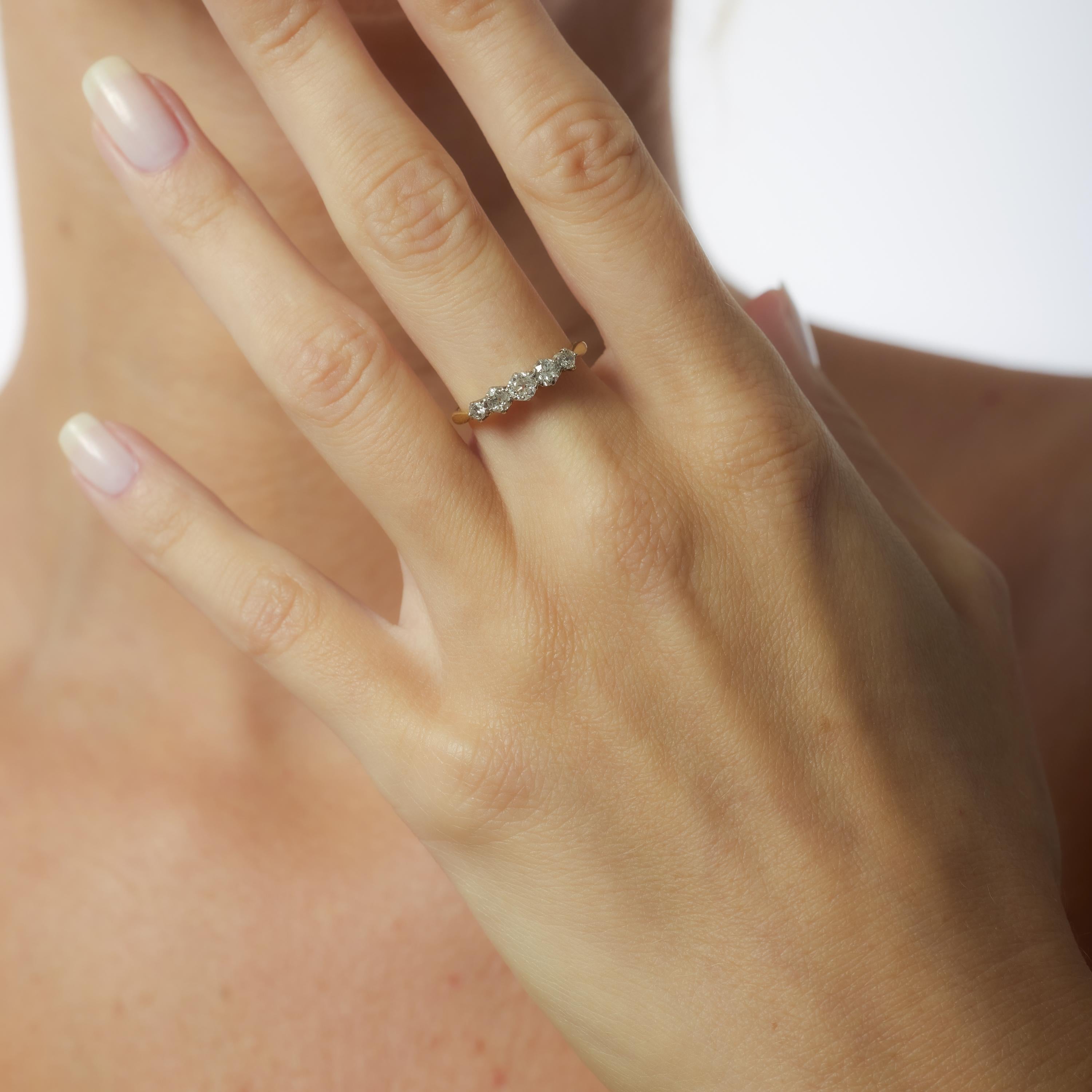 Edwardian diamond 18k yellow gold wedding band In Good Condition For Sale In Beverly Hills, CA