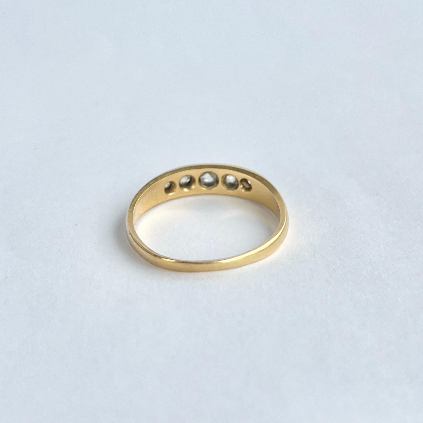 Edwardian Diamond and 18 Carat Gold Five-Stone Band Ring In Good Condition In Chipping Campden, GB