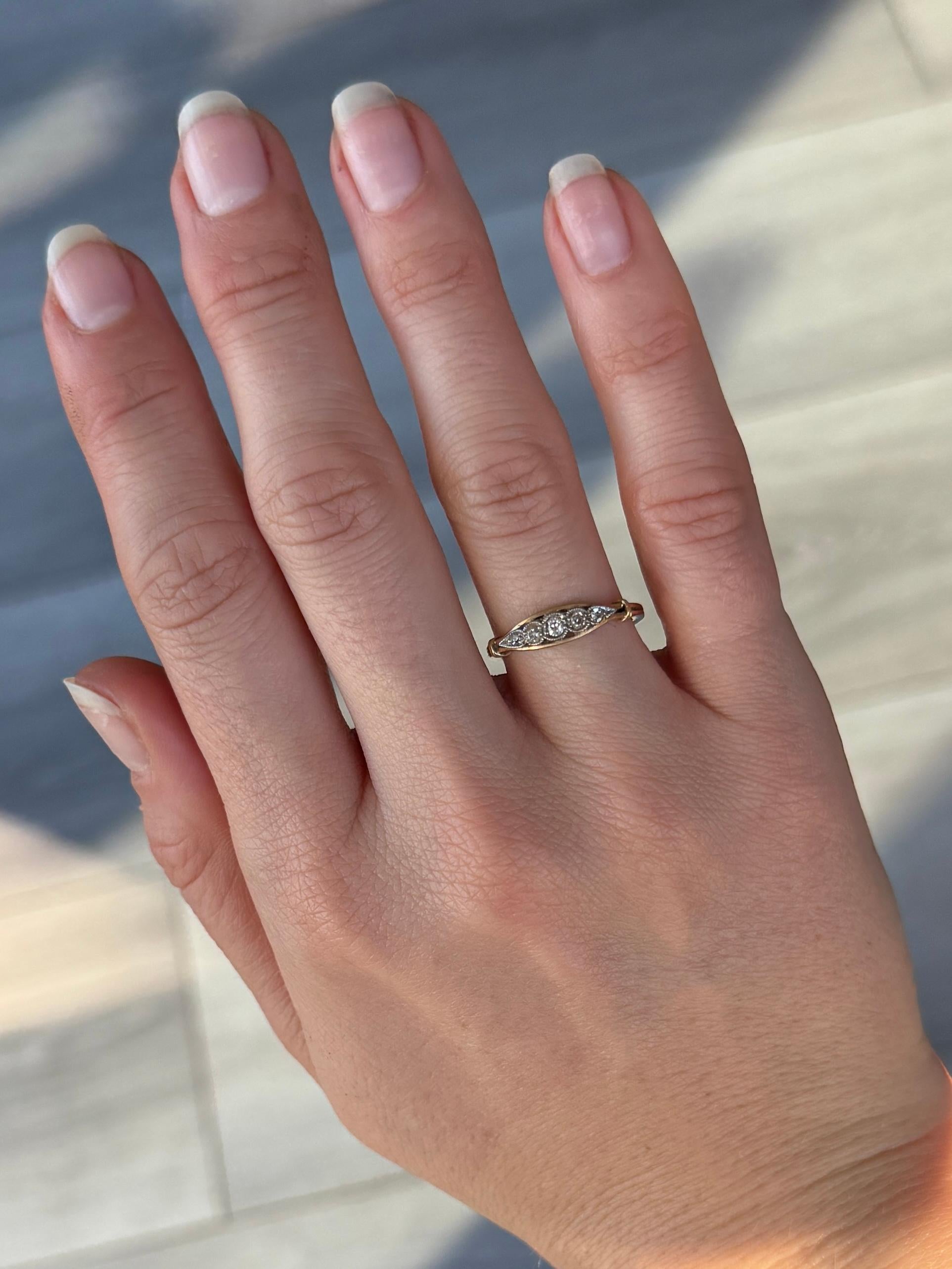 Women's or Men's Edwardian Diamond and 18 Carat Gold Five-Stone Band Ring