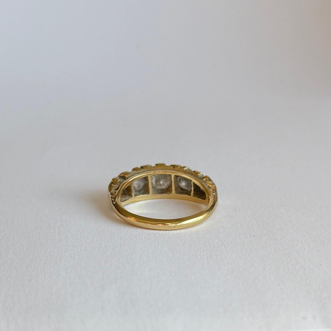 Edwardian Diamond and 18 Carat Gold Five-Stone Band Ring In Good Condition In Chipping Campden, GB