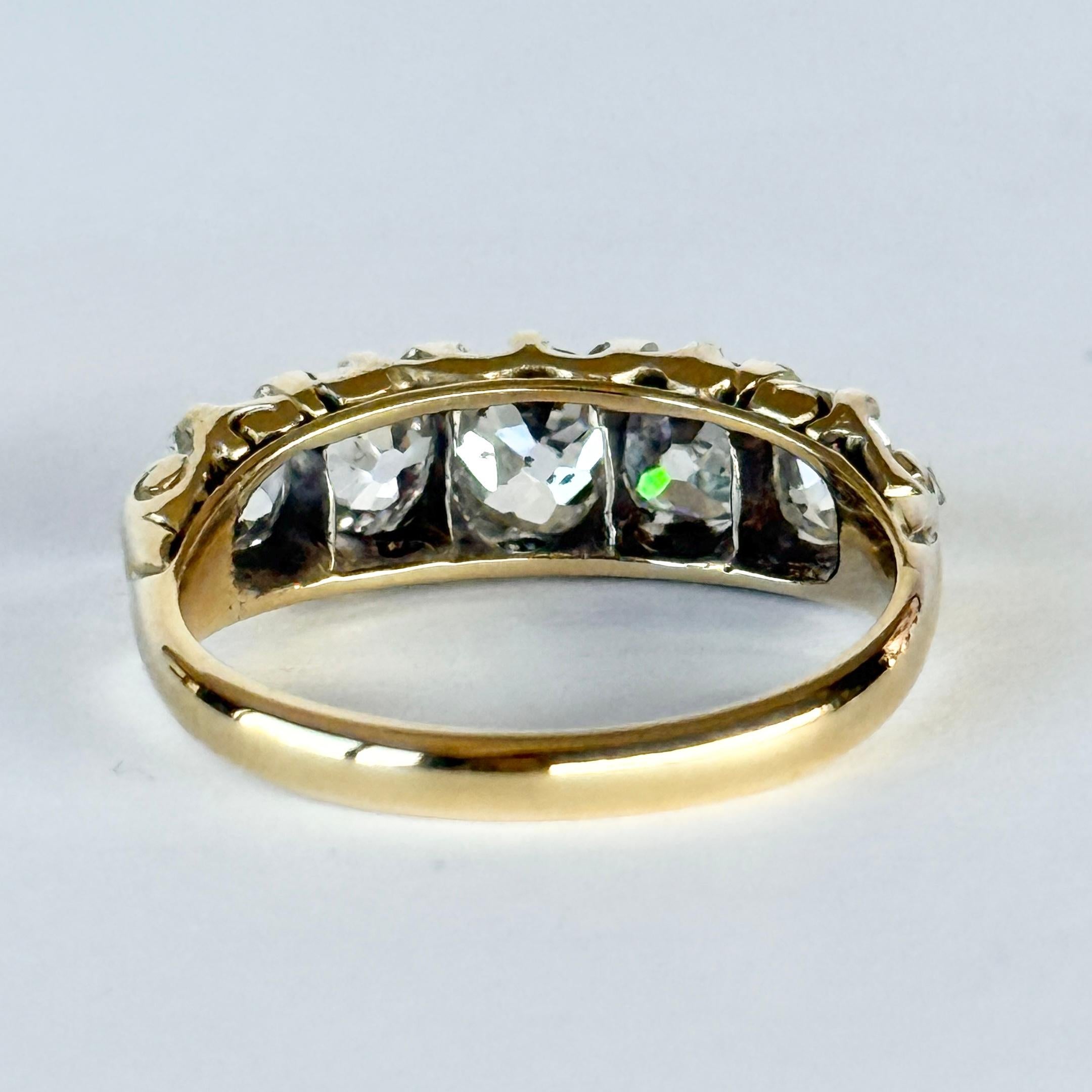 Anello edoardiano con diamante e oro 18 carati a cinque pietre In condizioni buone in vendita a Chipping Campden, GB