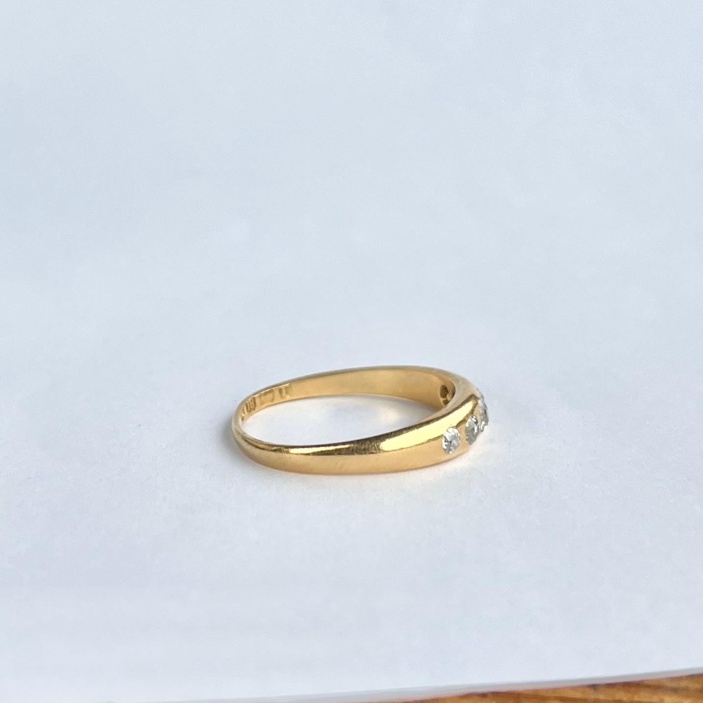 Women's or Men's Edwardian Diamond and 18 Carat Gold Five-Stone Band Ring