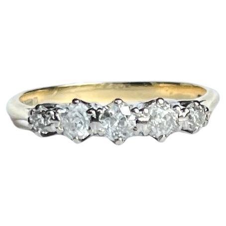 Fünf-Stein-Ring aus 18 Karat Gold mit Diamanten im Edwardianischen Stil im Angebot