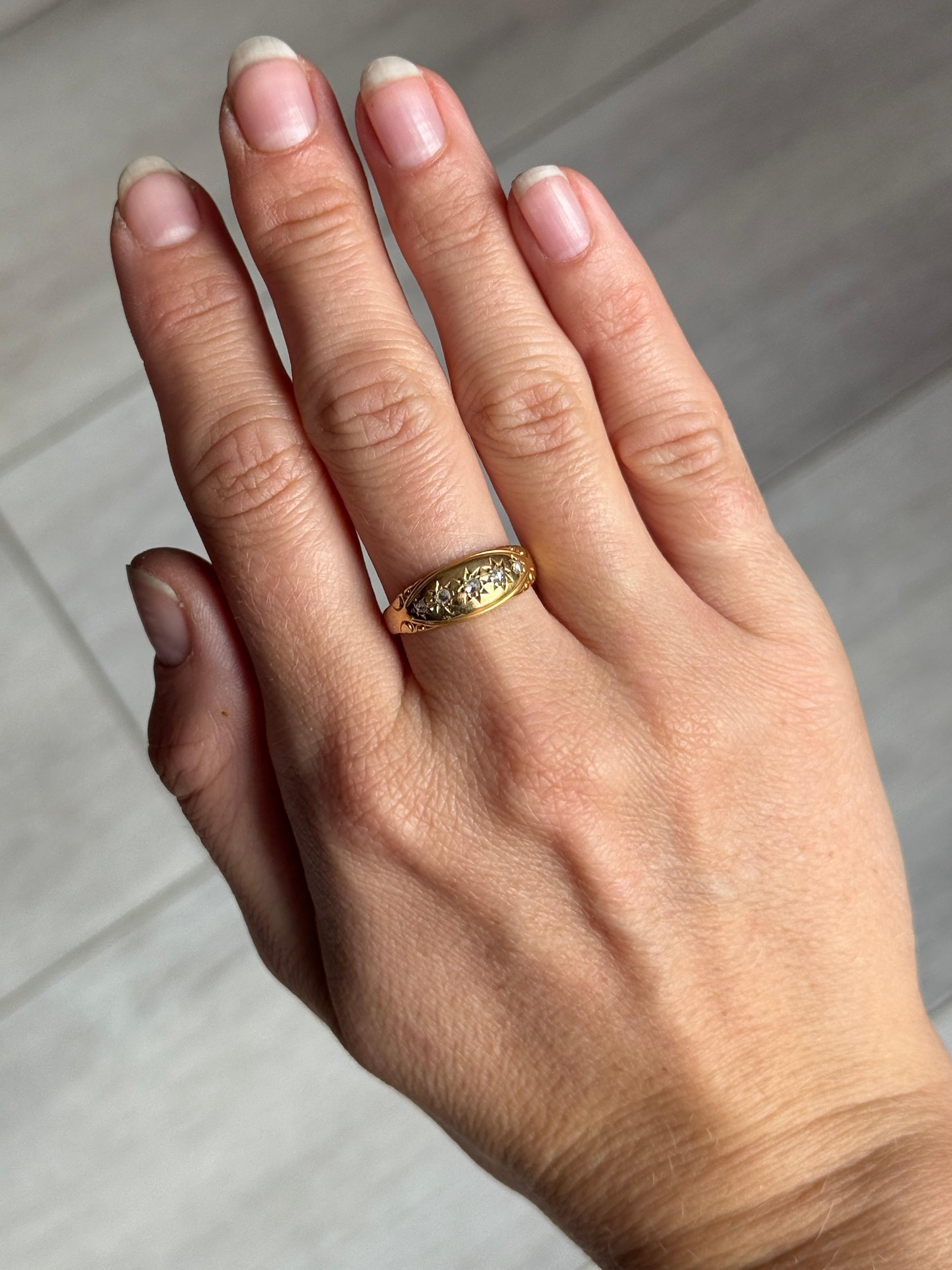 Round Cut Edwardian Diamond and 18 Carat Gold Five-Stone Star Setting Ring For Sale