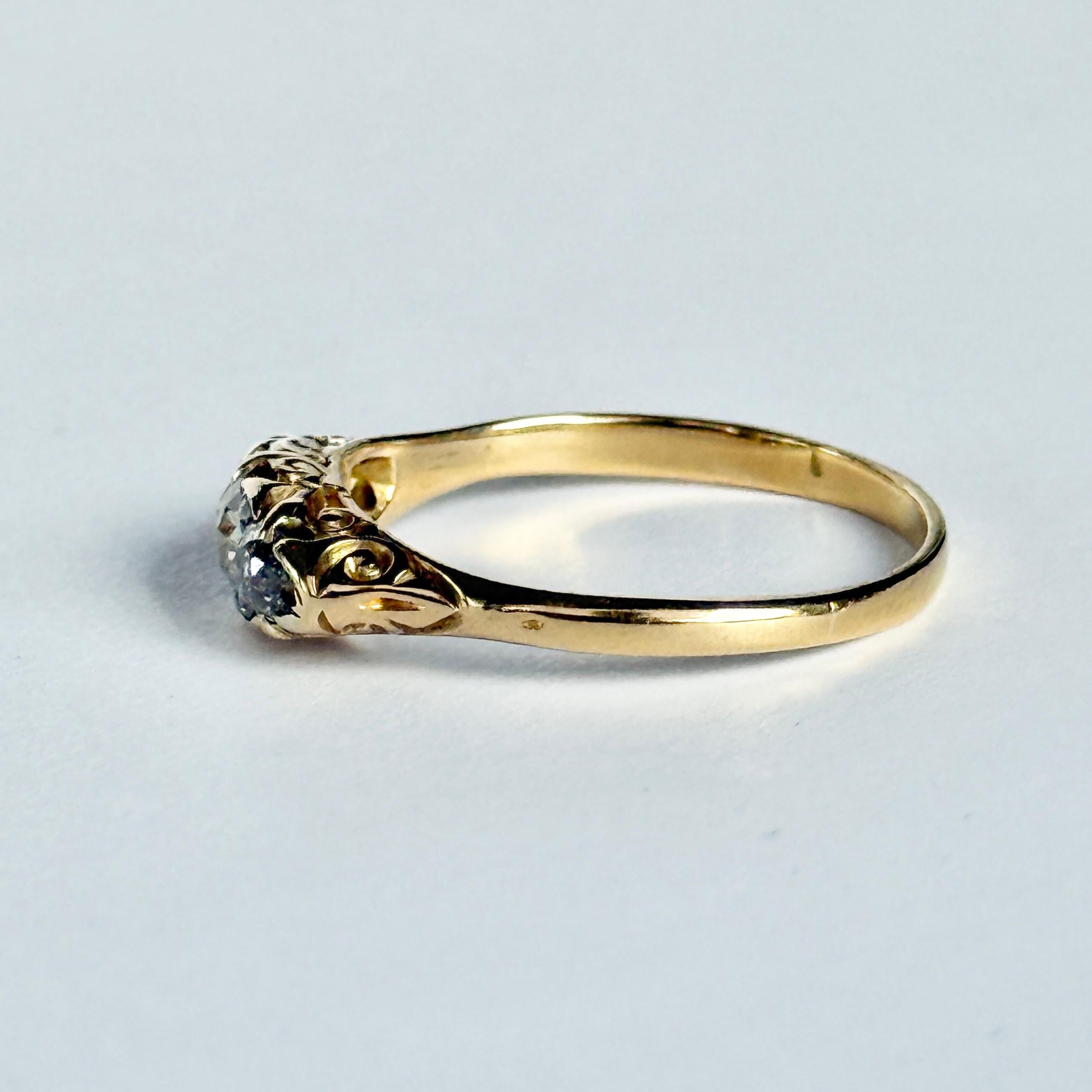 Women's or Men's Edwardian Diamond and 18 Carat Gold Three Stone Ring For Sale