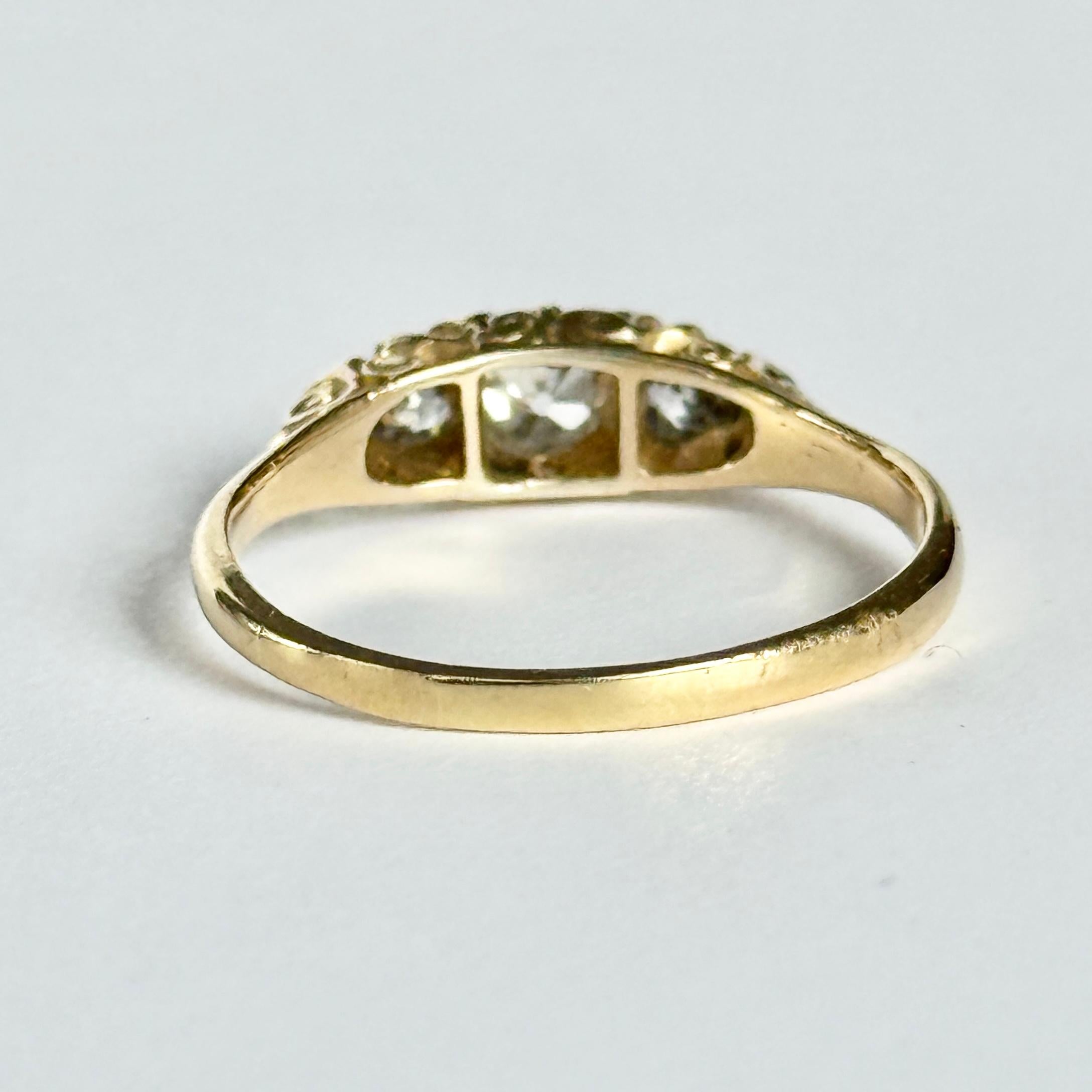 Edwardian Diamond and 18 Carat Gold Three Stone Ring For Sale 1