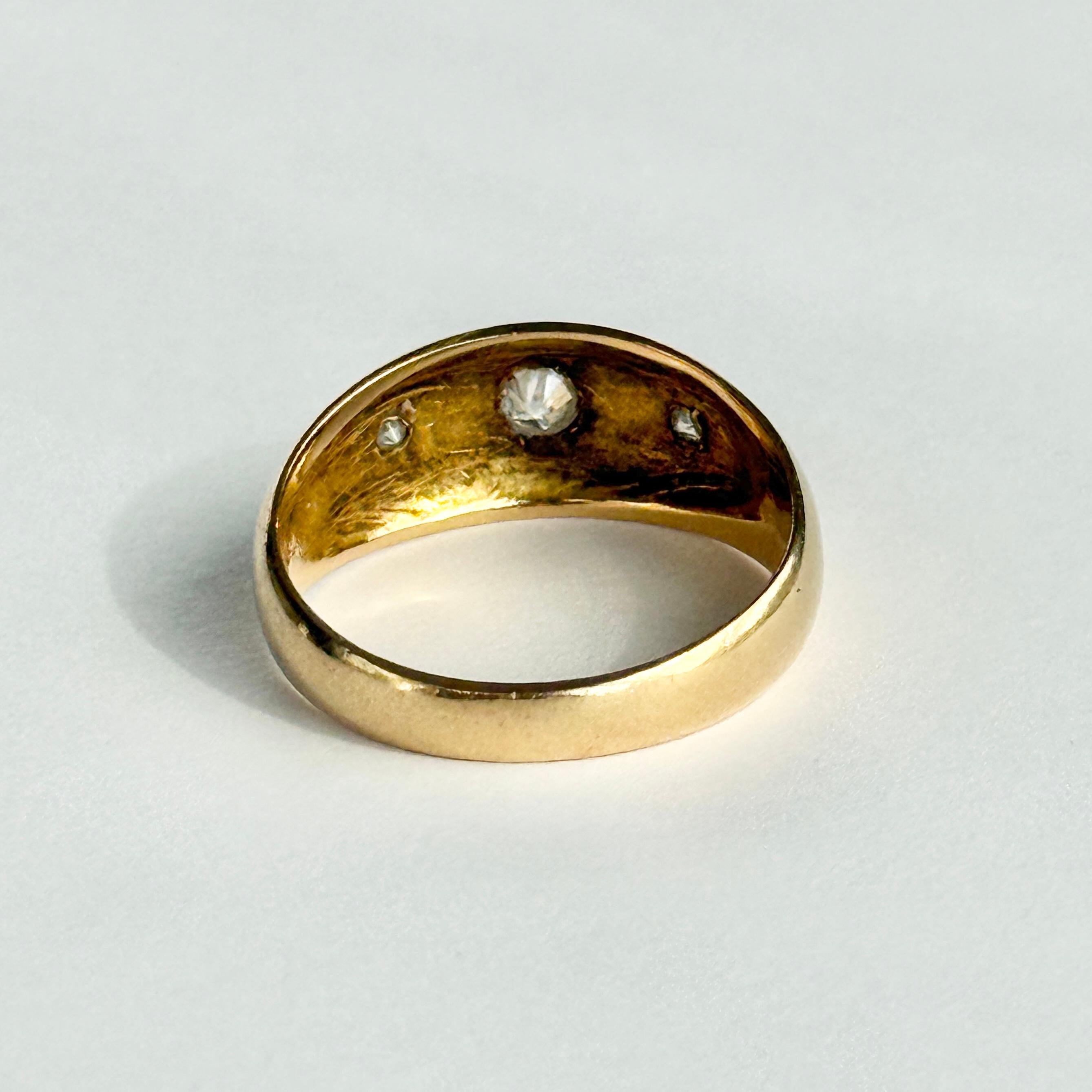 Bague édouardienne en or 18 carats sertie de trois pierres en étoile et de diamants Unisexe en vente