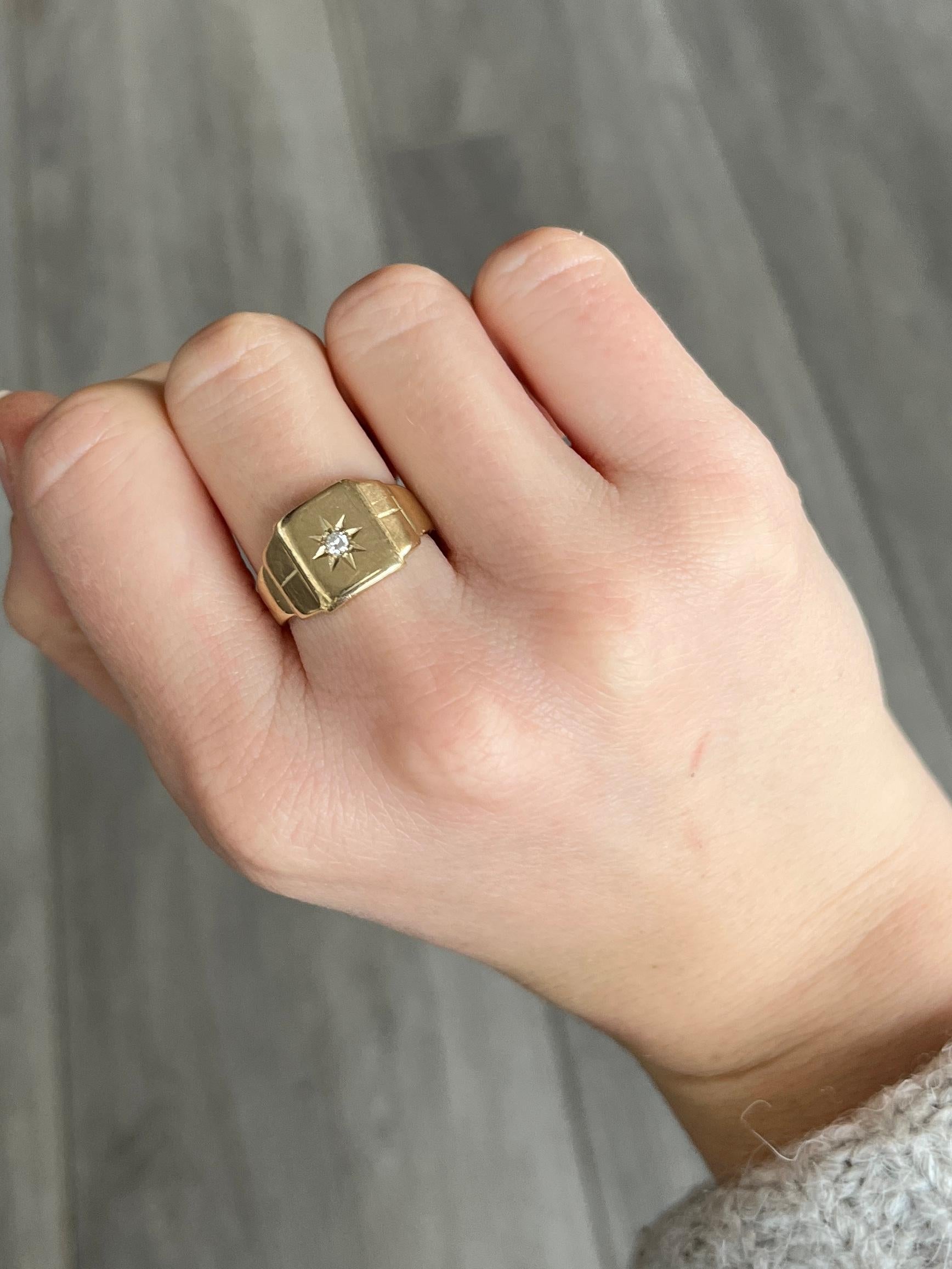 Round Cut Edwardian Diamond and 9 Carat Gold Ring