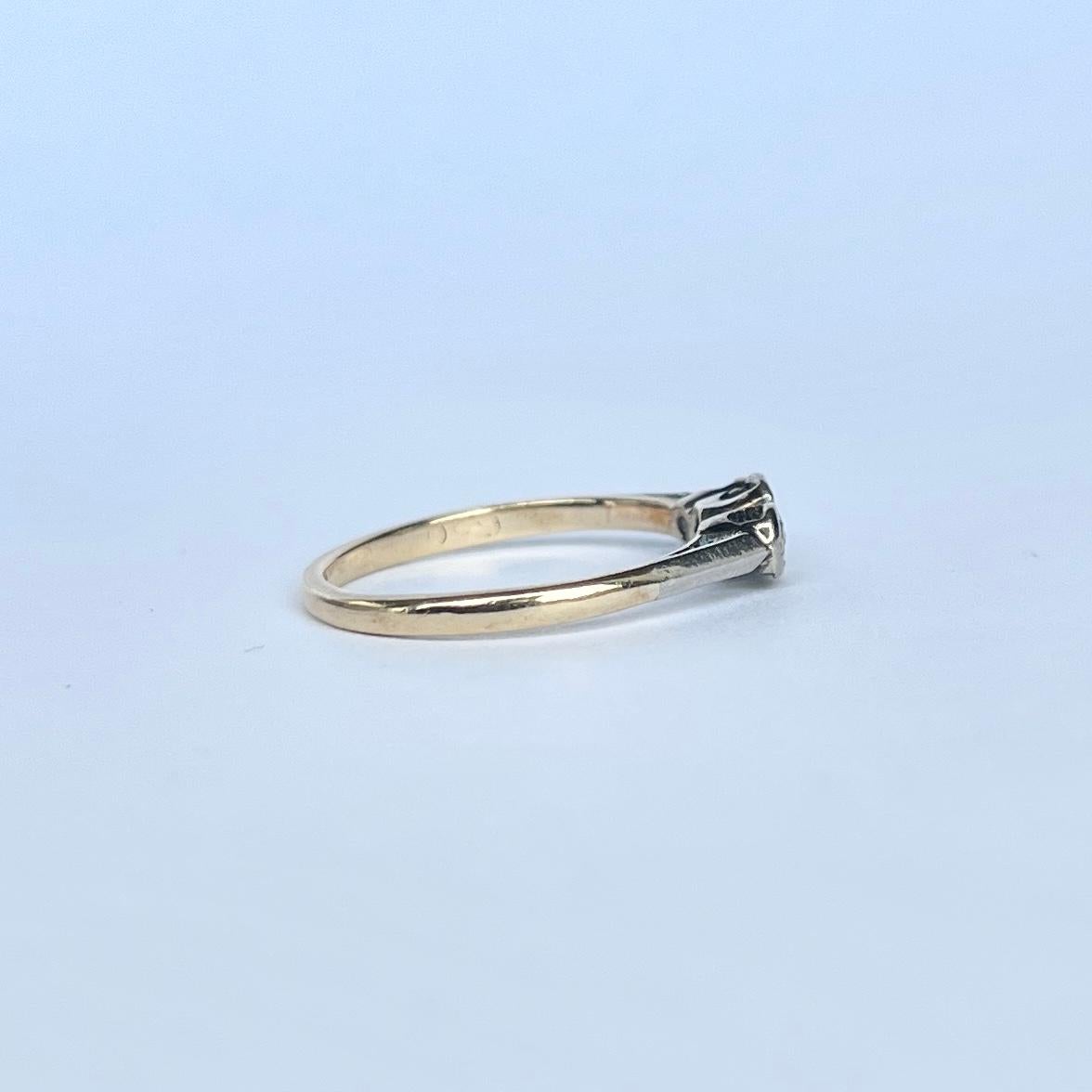 Dreisteiniger edwardianischer Diamant-Ring aus 9 Karat Gold Damen im Angebot