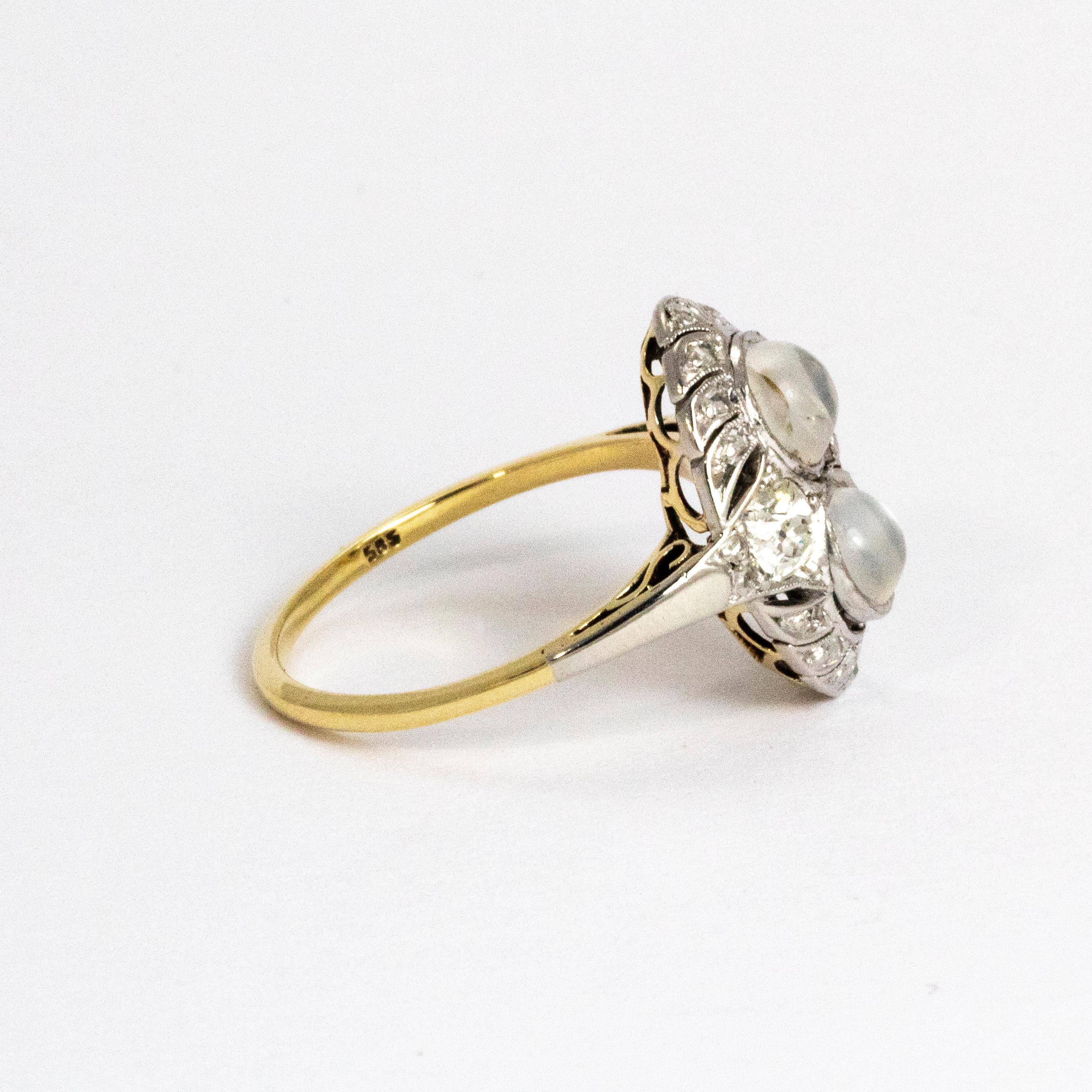 Edwardian Diamond and Moonstone 14 Carat Gold and Platinum Ring In Good Condition In Chipping Campden, GB