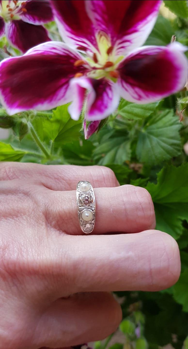 Edwardian Diamond and Pearl Five Stone Ring (1901-1915) For Sale 6