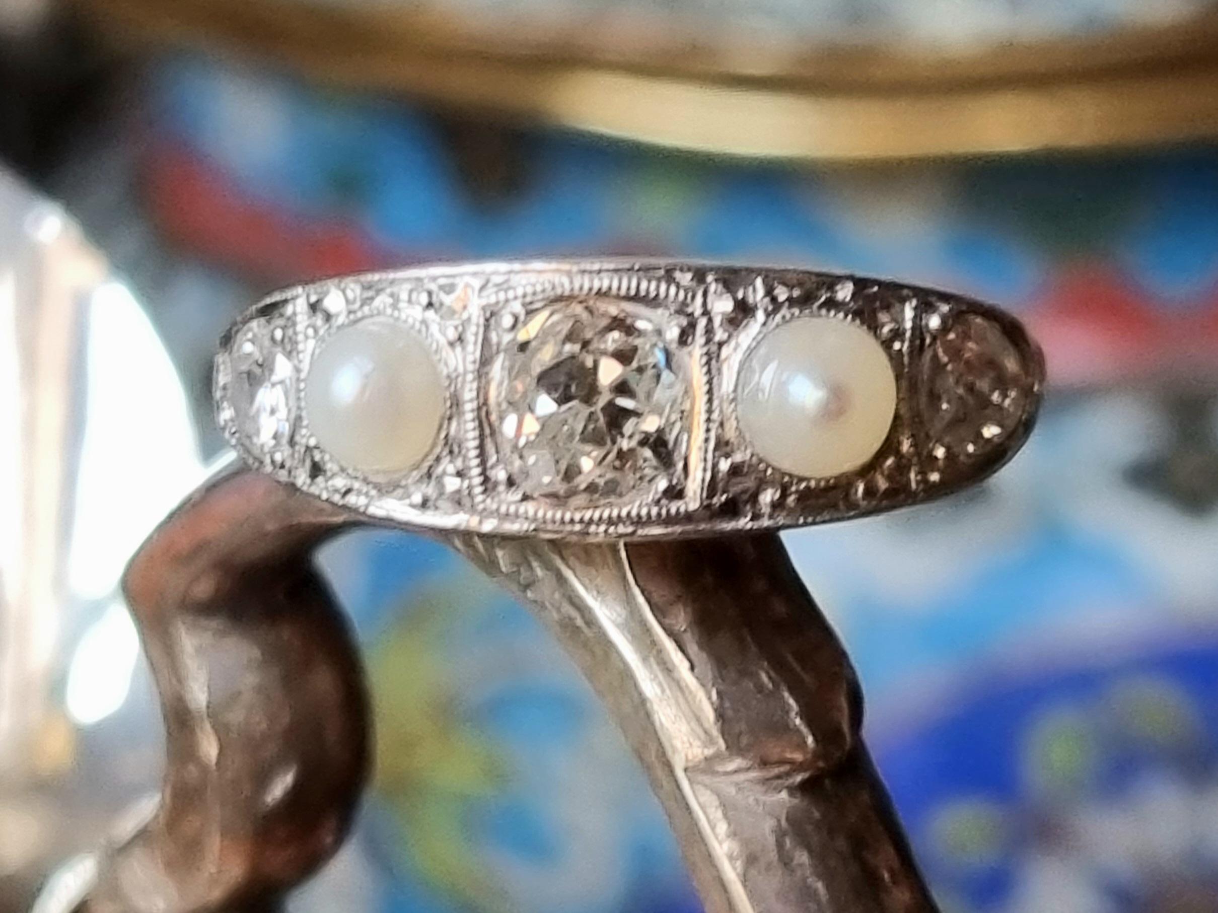Taille vieille Europe Bague édouardienne à cinq pierres en diamant et perle (1901-1915) en vente