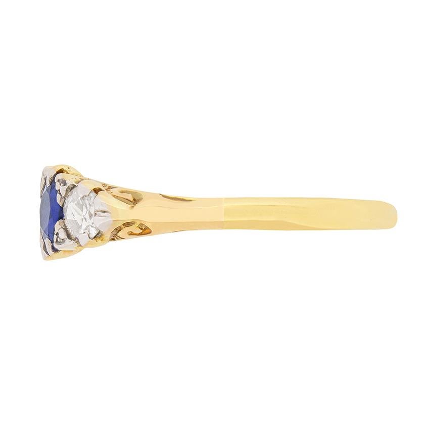 Edwardian Diamond and Sapphire Five-Stone Ring, circa 1910 In Good Condition In London, GB