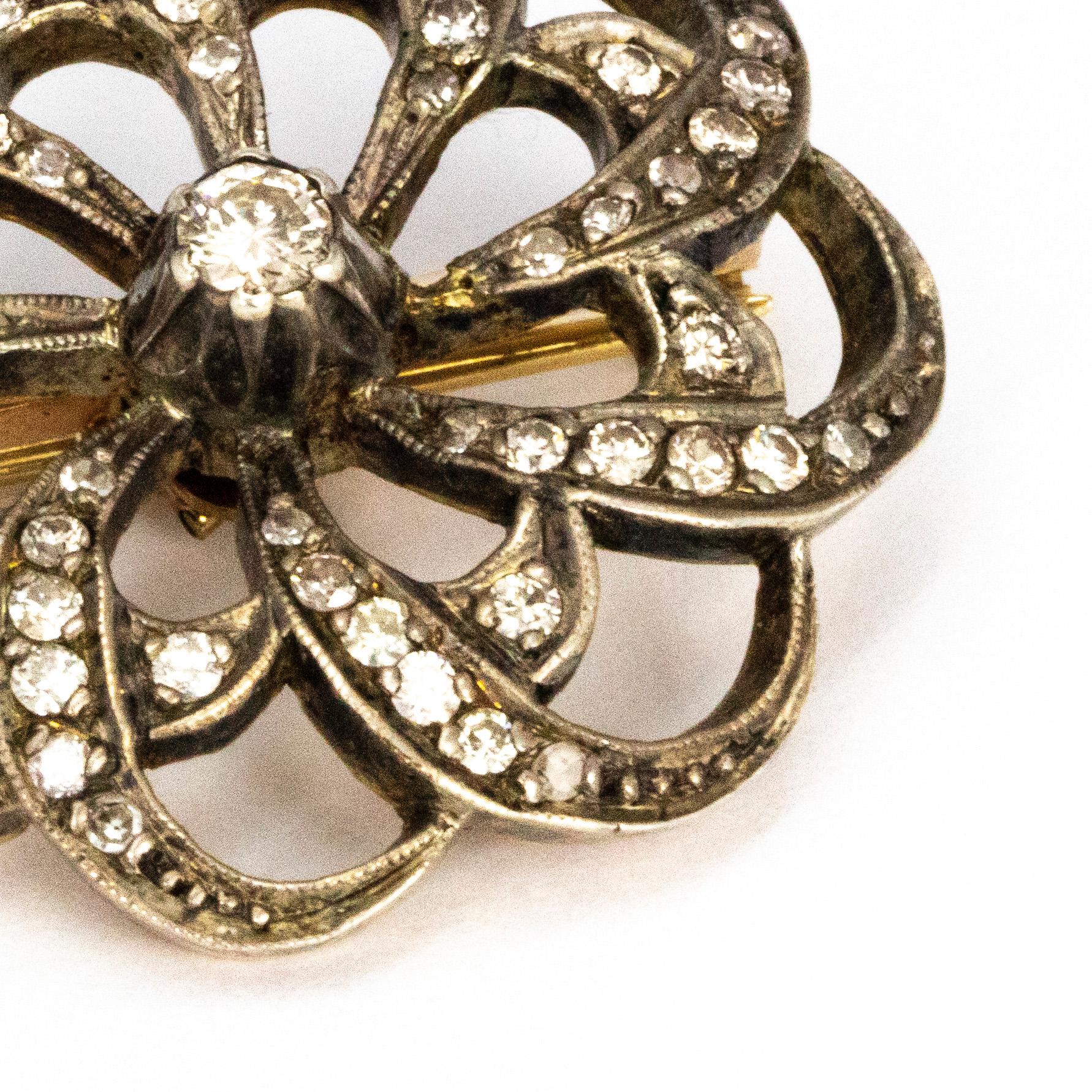 Edwardian Diamond and Yellow Gold Swirl Brooch In Good Condition In Chipping Campden, GB