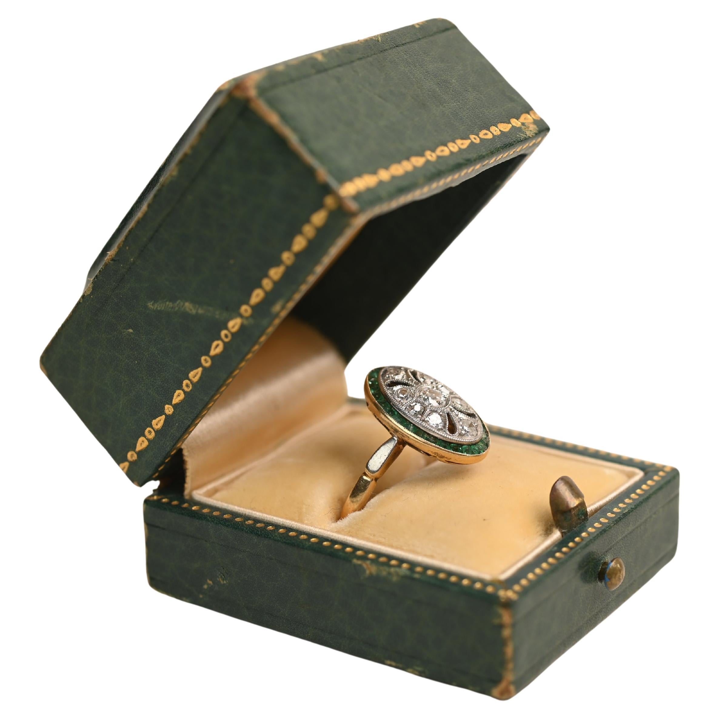 Edwardian Diamond (Approx. 0.20-Carats) & Emerald Halo Ring, 18k Yellow Gold For Sale