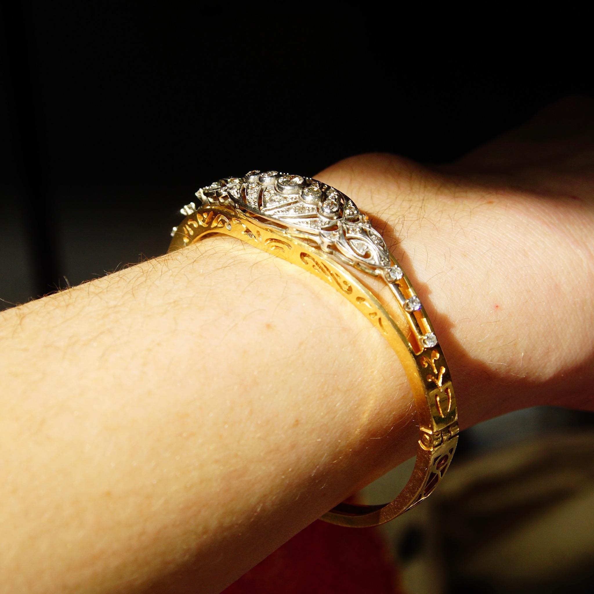 Bracelet jonc édouardien en or jaune 14 carats et platine avec grappe de diamants en vente 6