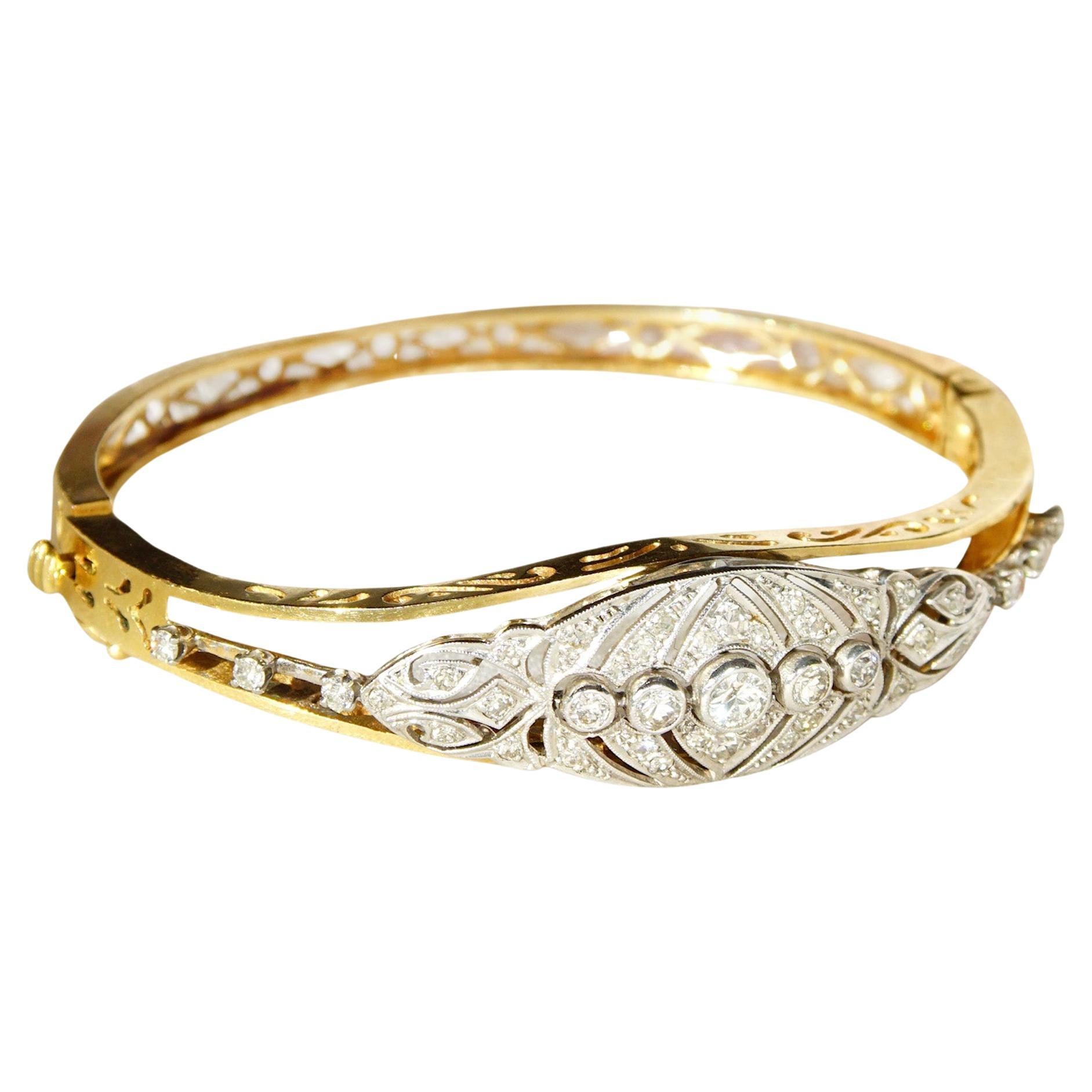 Bracelet jonc édouardien en or jaune 14 carats et platine avec grappe de diamants en vente