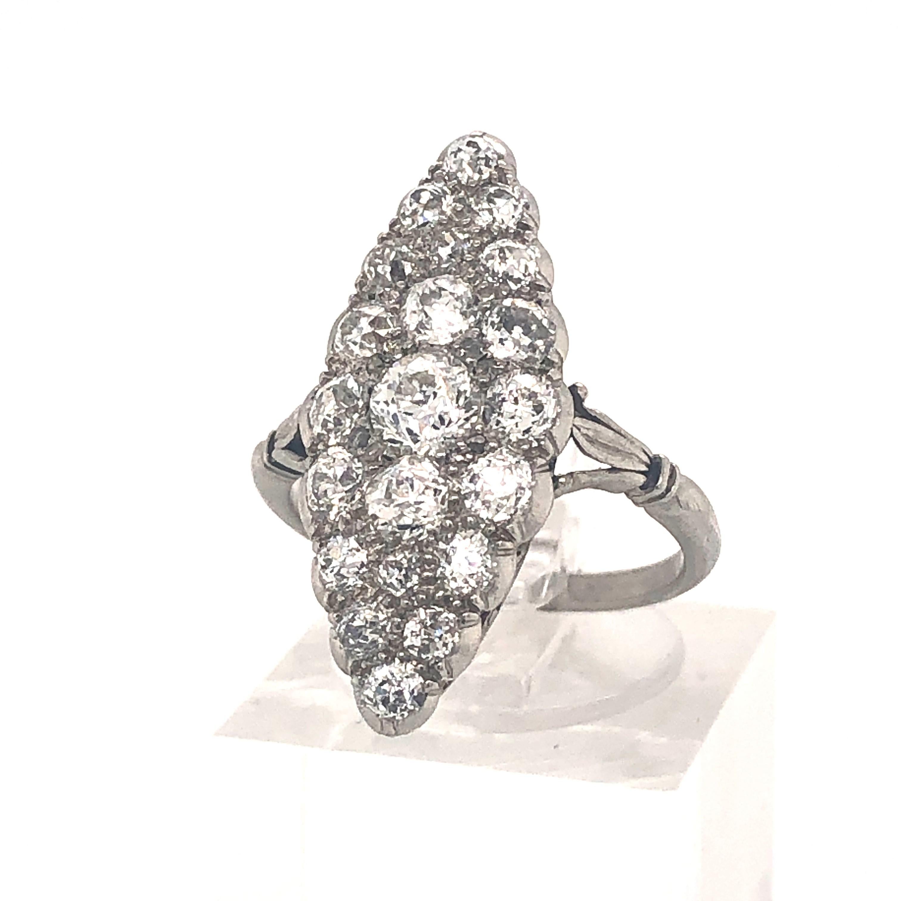 Edwardian Diamond Cluster Ring, 1.50 Carats In Good Condition In London, GB