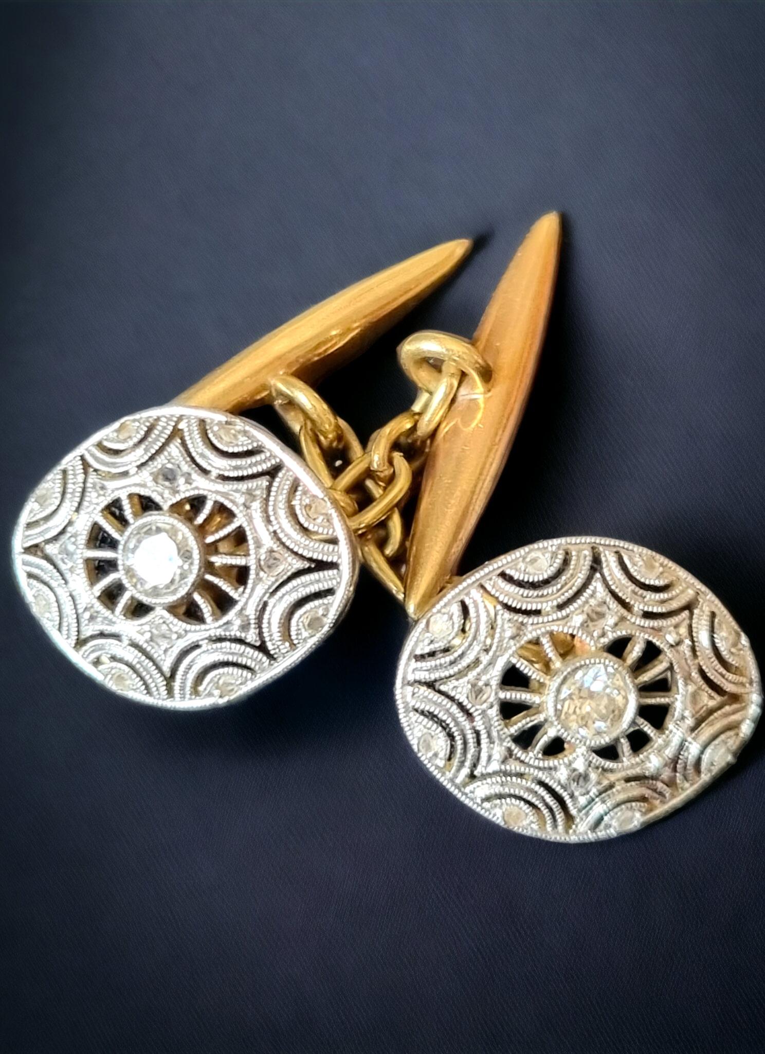 Edwardian Diamond Cufflinks in Platinum over 18 Karat Gold (Early 20th Century) In Good Condition For Sale In OVIEDO, AS