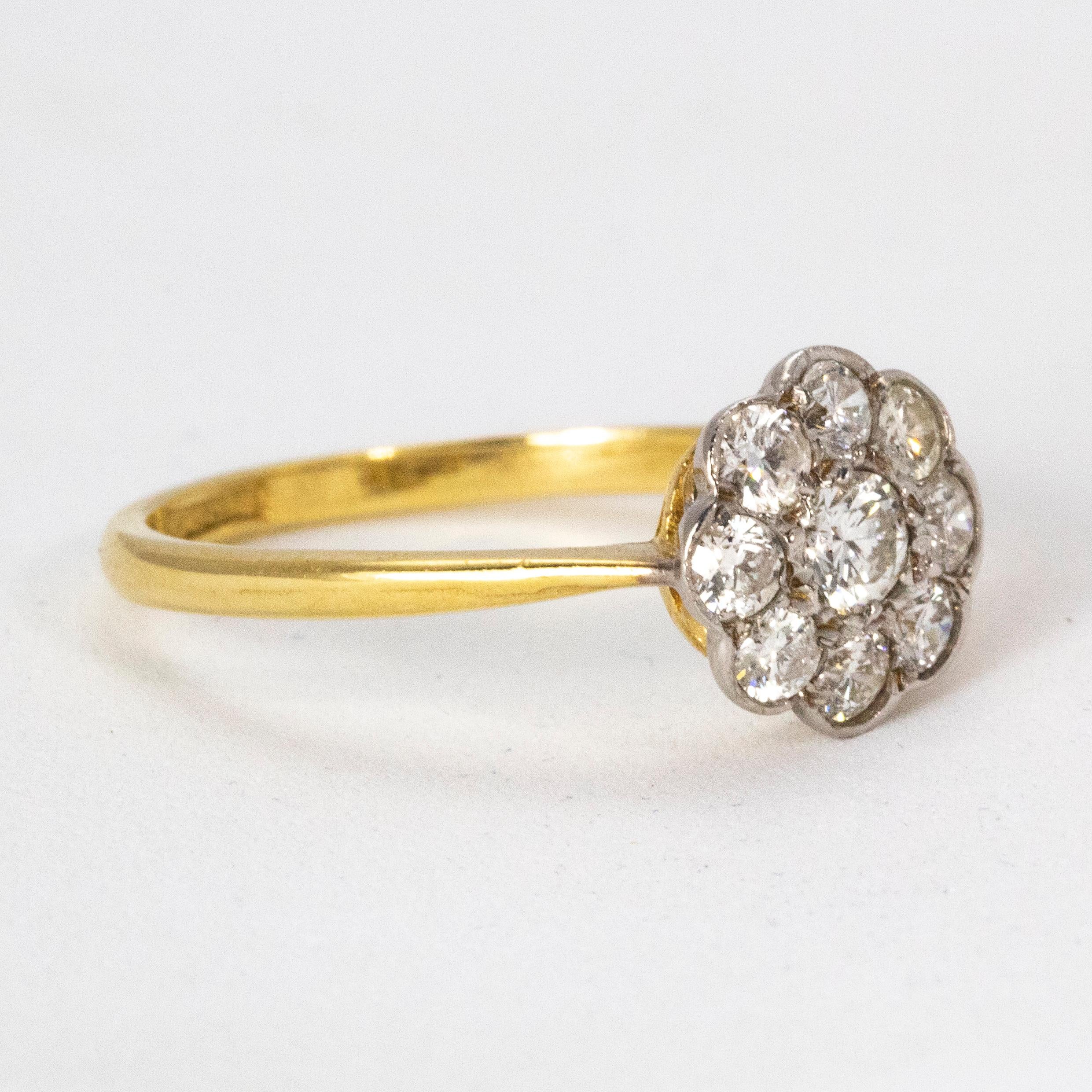 Edwardian Diamond Daisy Cluster Ring in 18 Karat Gold In Good Condition In Chipping Campden, GB