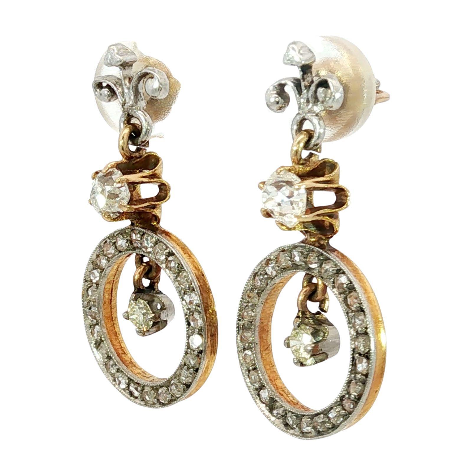 Orecchini con diamanti edoardiani con chiusura a vite in platino 15K ~1,13ctw

Questi orecchini a goccia di epoca Eleg, risalenti ai primi anni del 1900, mostrano la raffinata eleganza dell'epoca. Realizzati in oro 15 carati con finiture in platino,