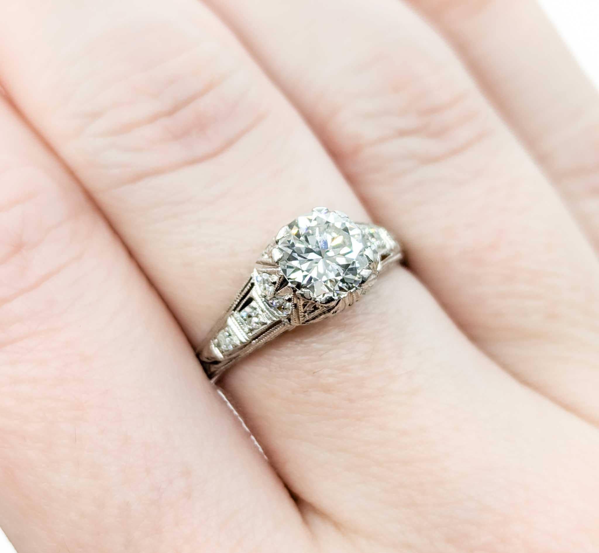 Edwardian Diamond Engagement Ring in Platinum In Excellent Condition For Sale In Bloomington, MN