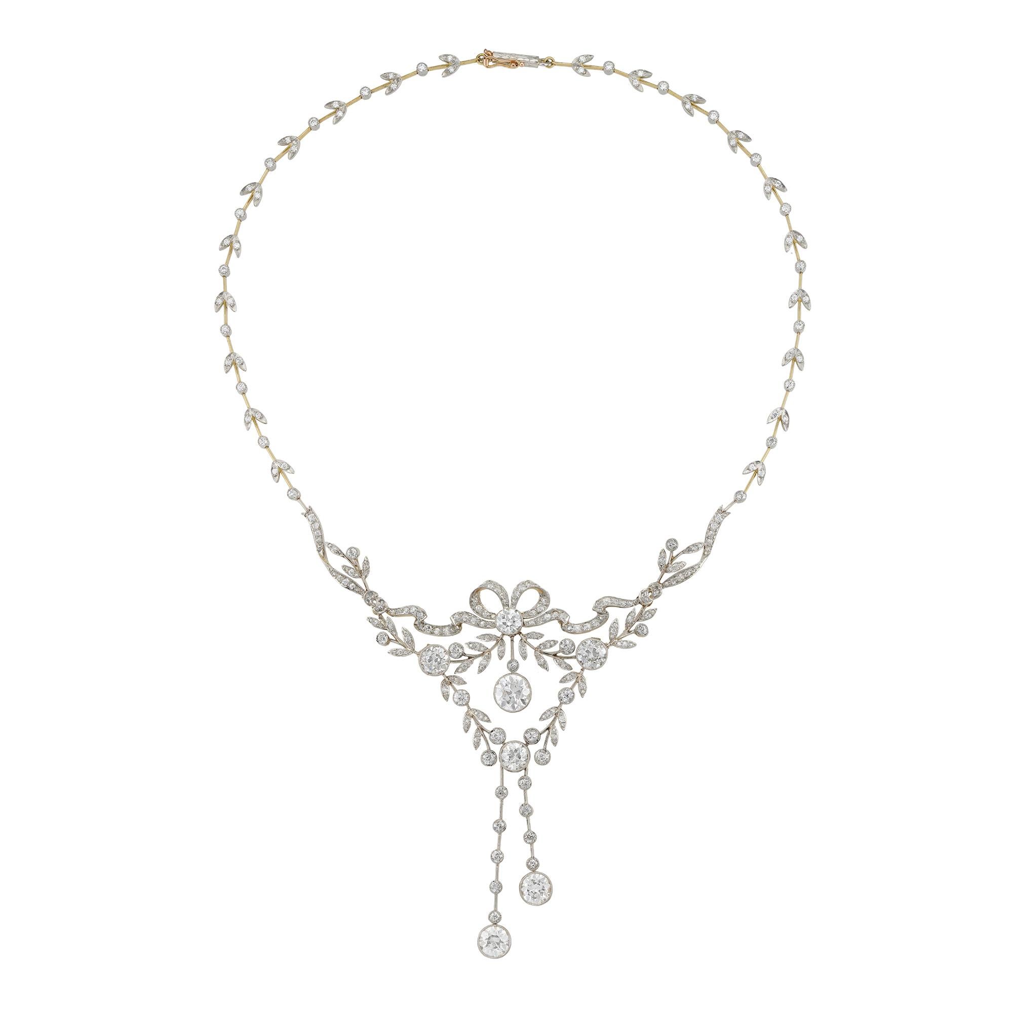 Édouardien Collier goutte édouardien en platine avec guirlande de diamants en vente