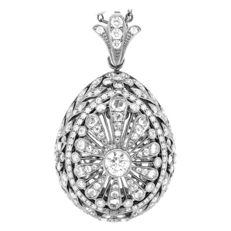 Edwardian Diamond Open Egg Pendant Locket Necklace, Chavana Collection In New Condition For Sale In Bangkok, TH