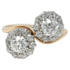 Anillo con halo Toi-Et-Moi Edwardian de diamantes en platino y oro amarillo de 14 quilates con desviación antigua